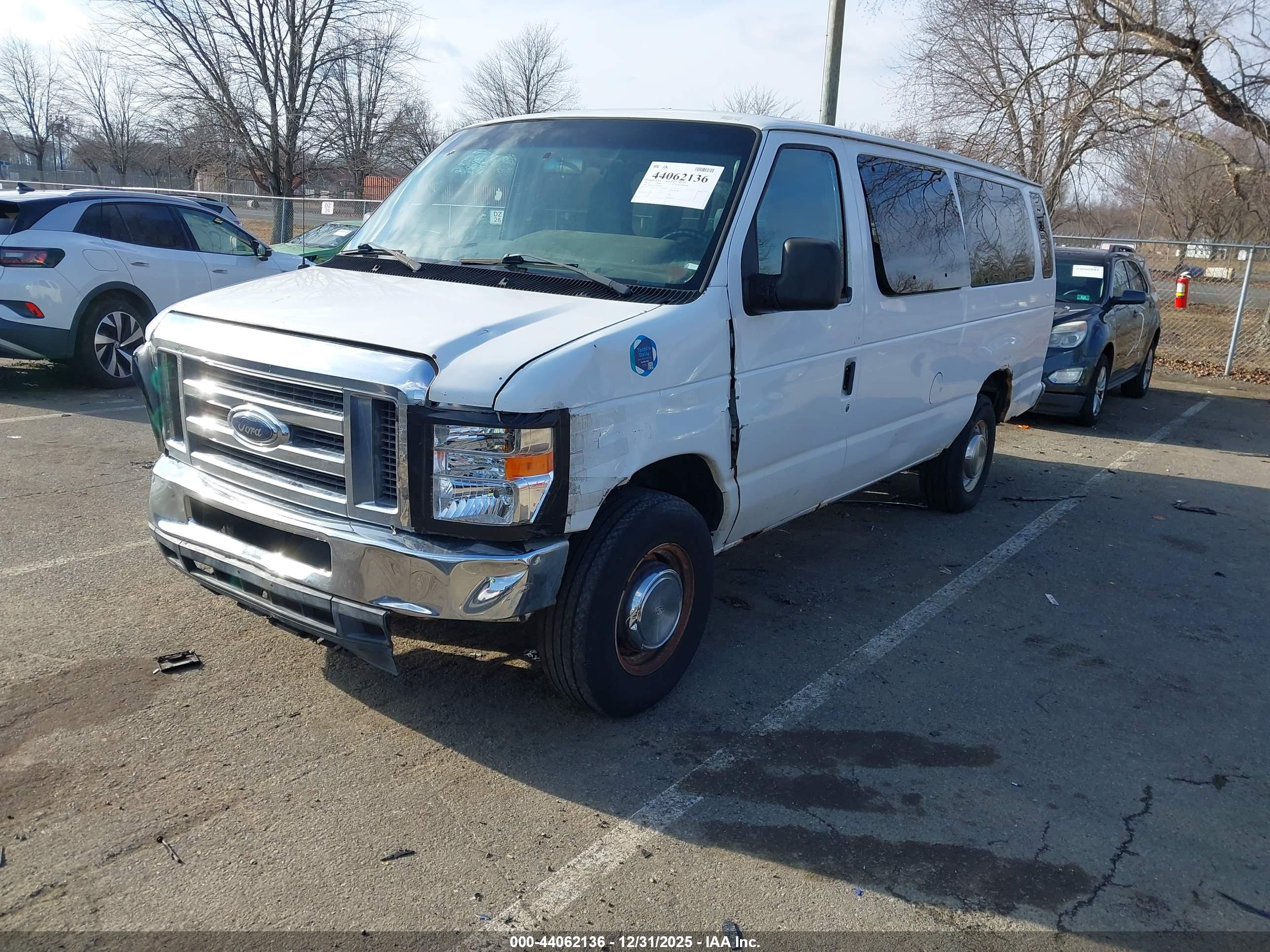 FORD E-350 image 2