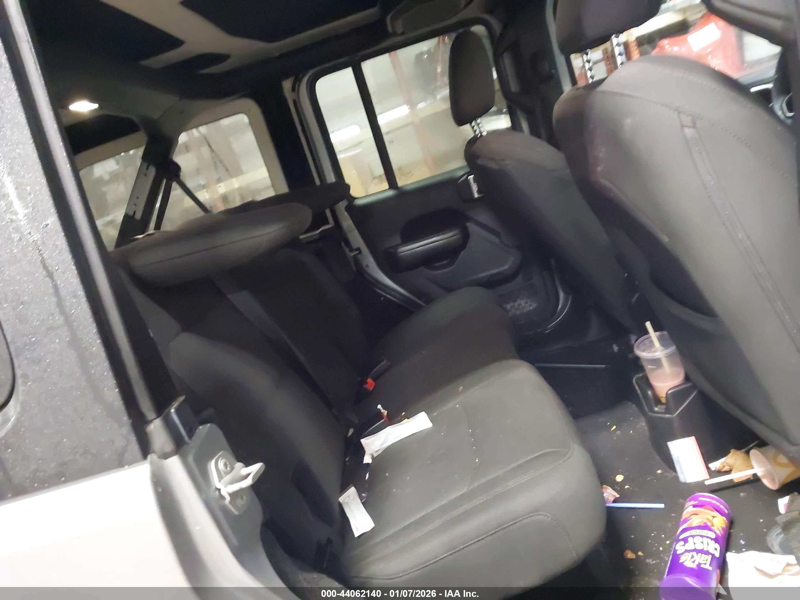 JEEP WRANGLER image 8