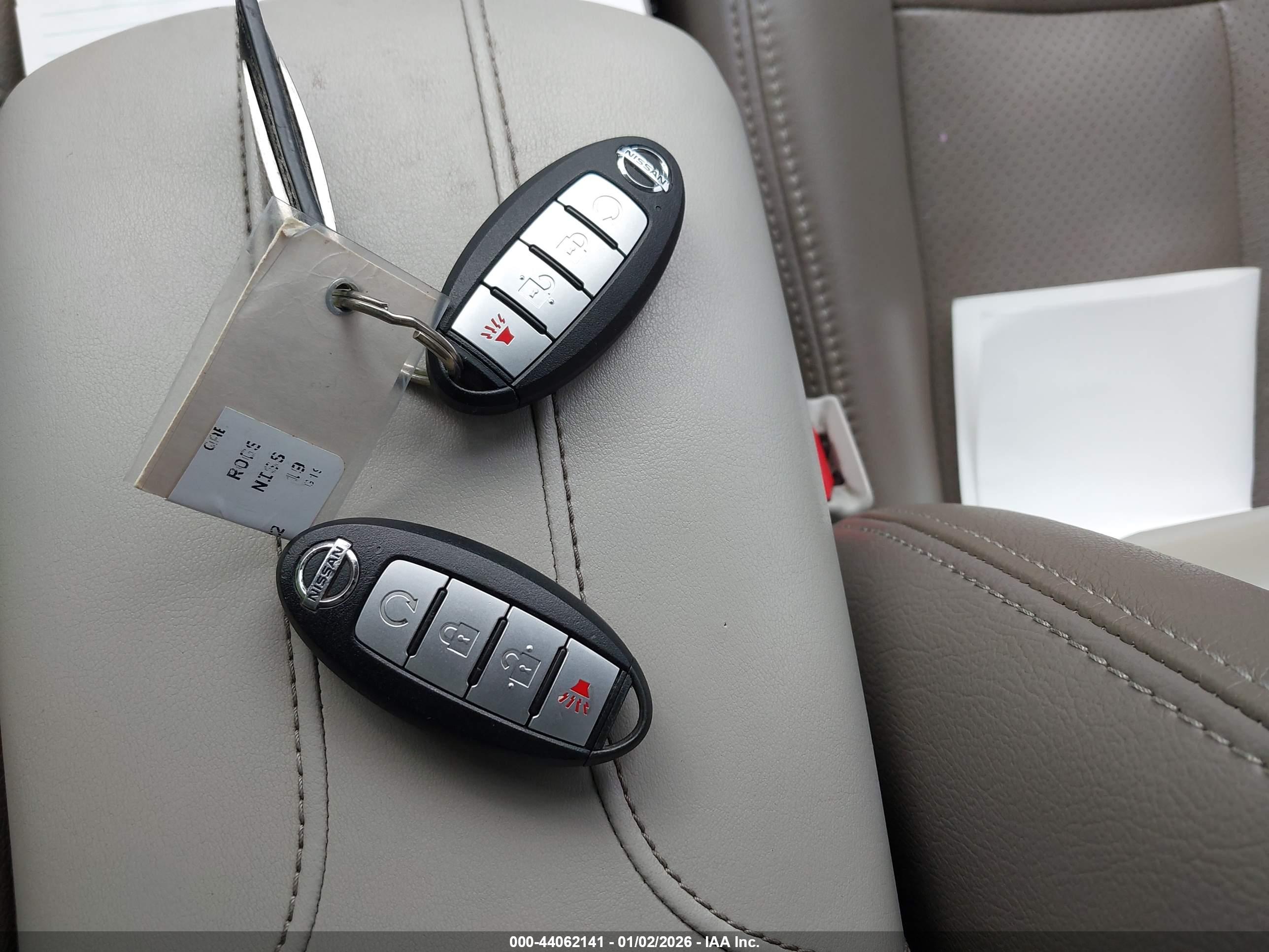 NISSAN ROGUE image 11
