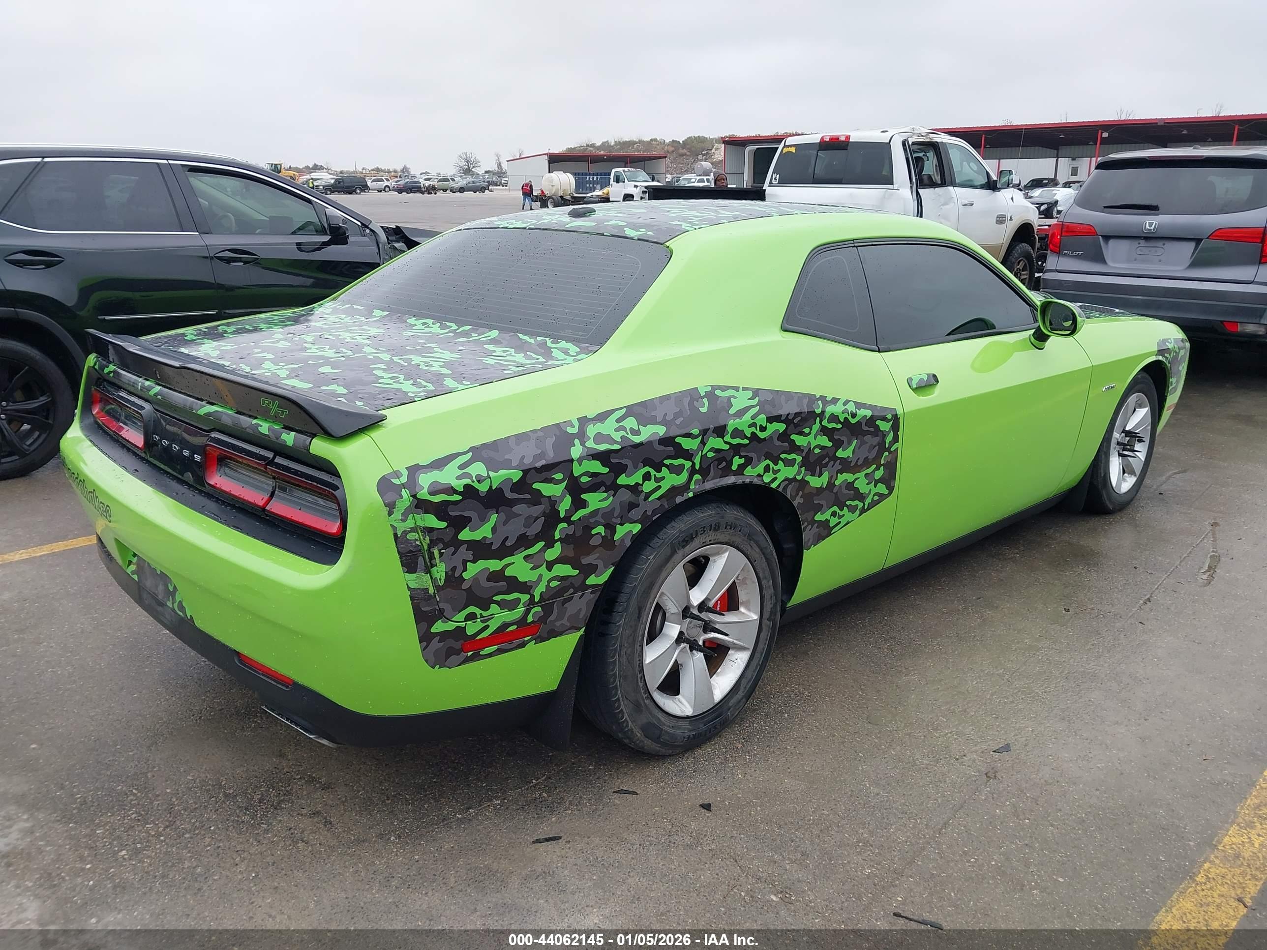 DODGE CHALLENGER image 4