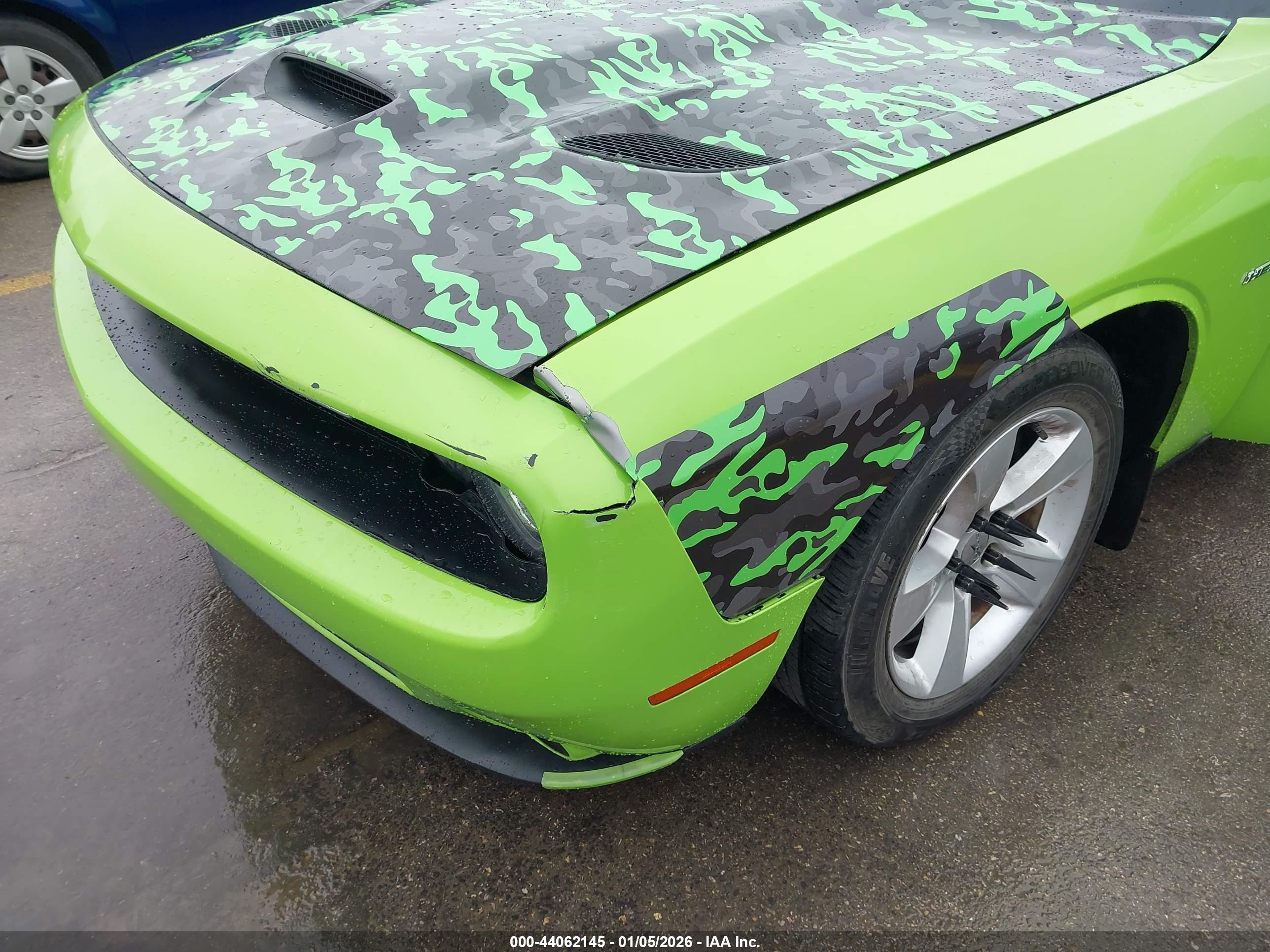 DODGE CHALLENGER image 6