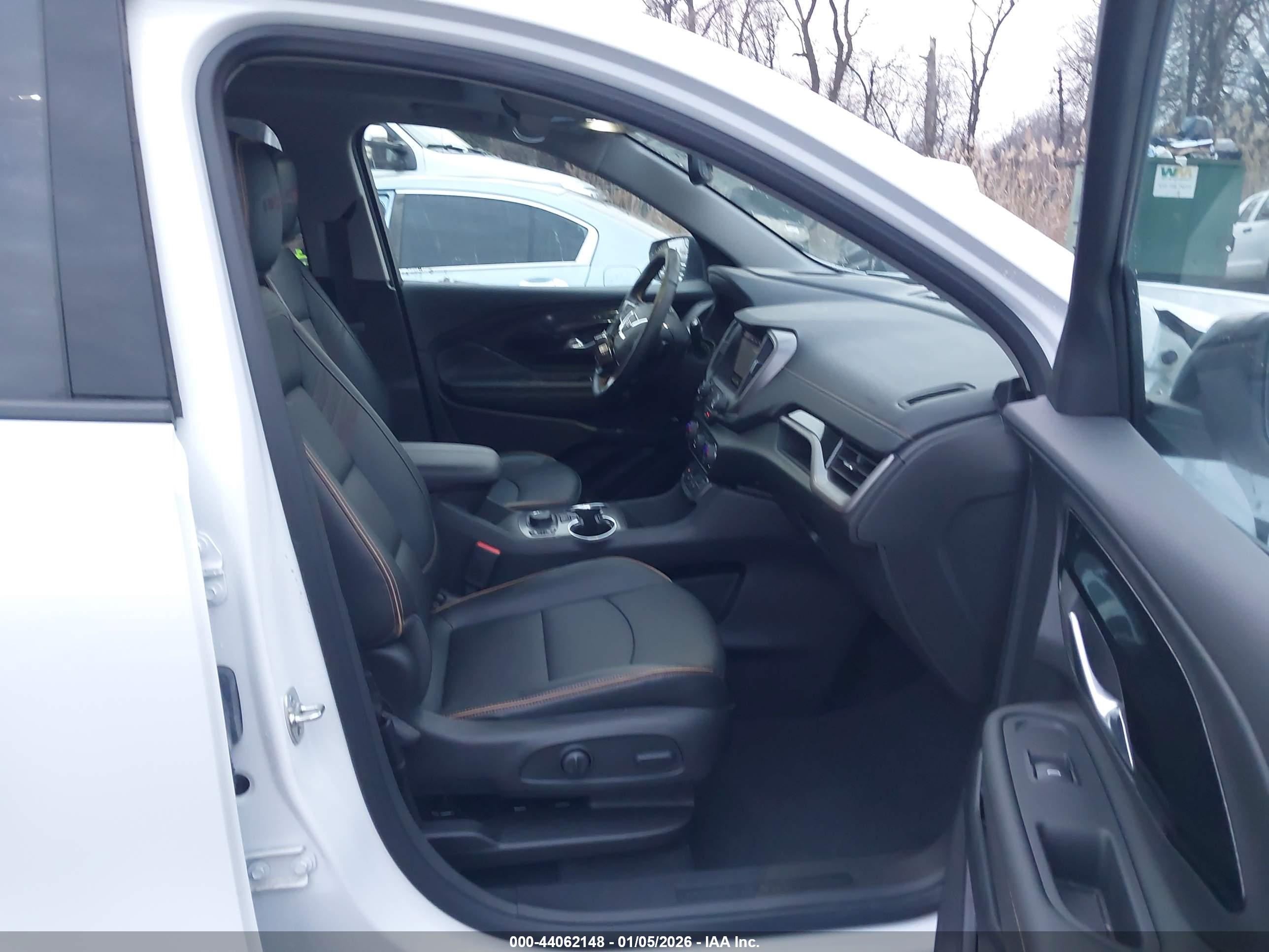 GMC TERRAIN image 5