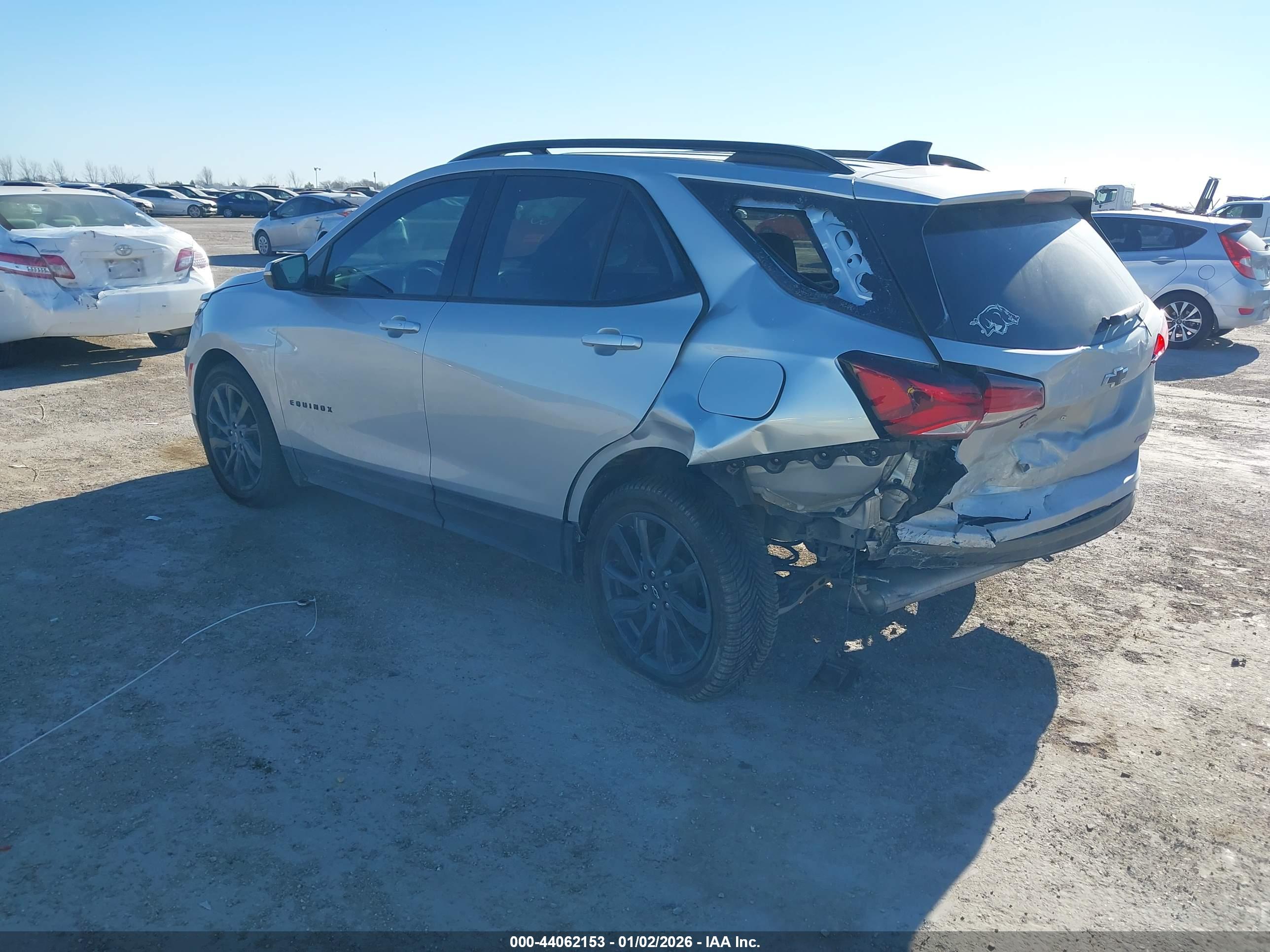 CHEVROLET EQUINOX image 3