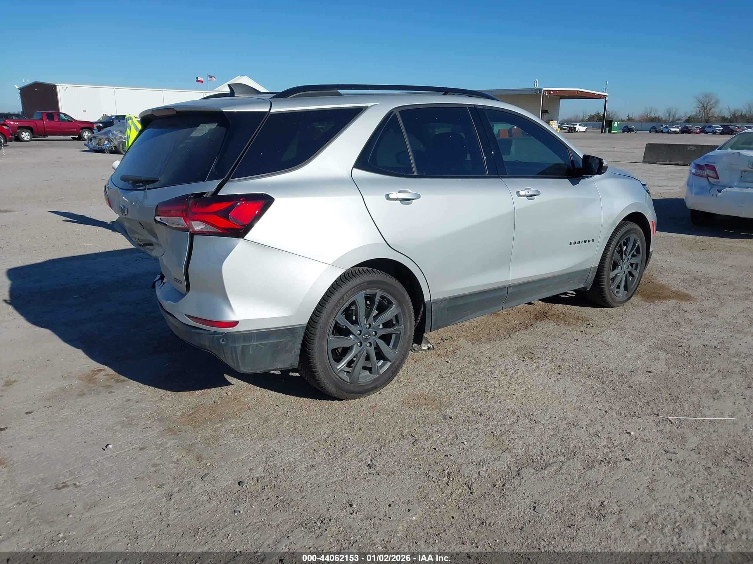 CHEVROLET EQUINOX image 4