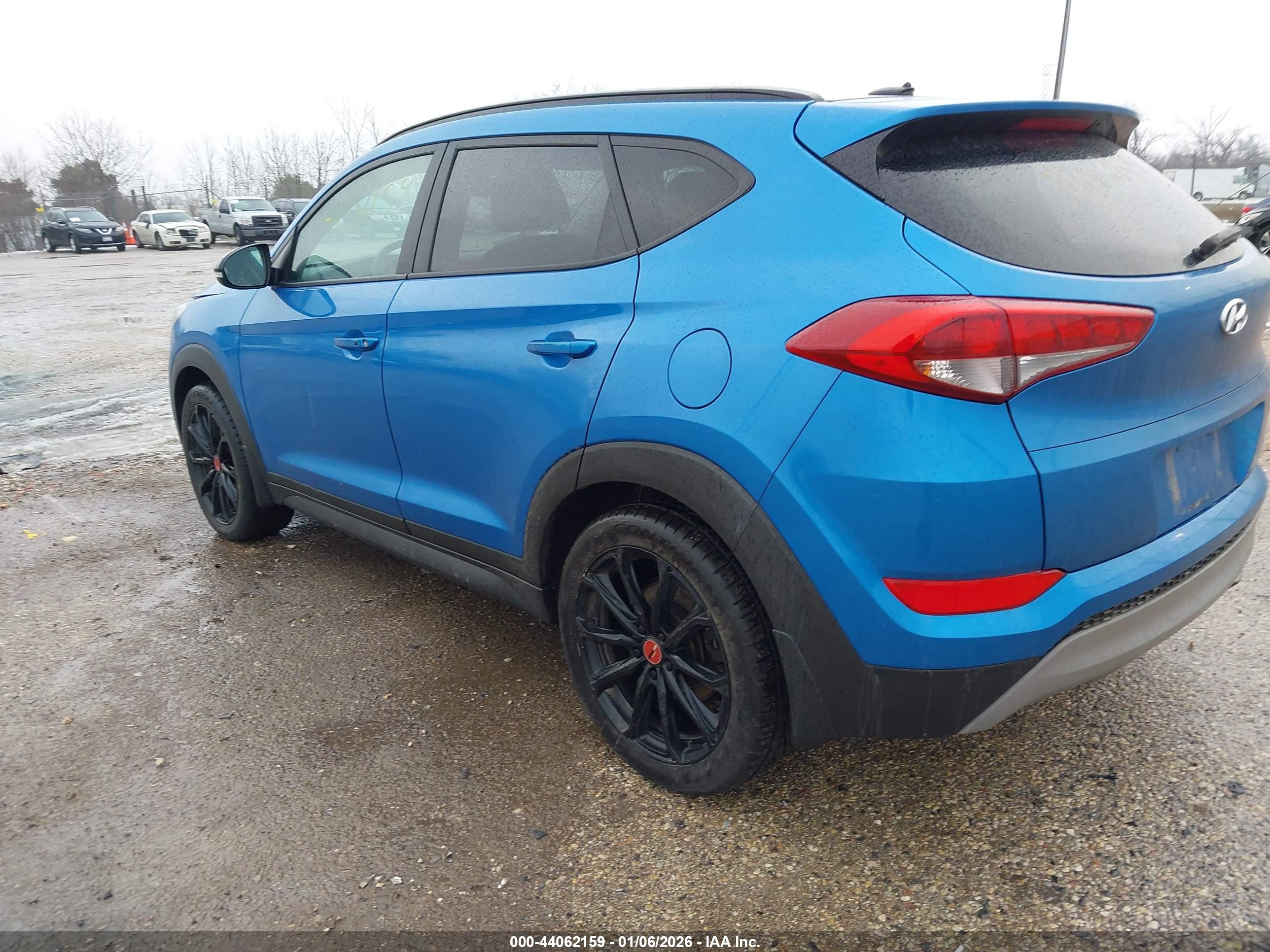 HYUNDAI TUCSON image 3