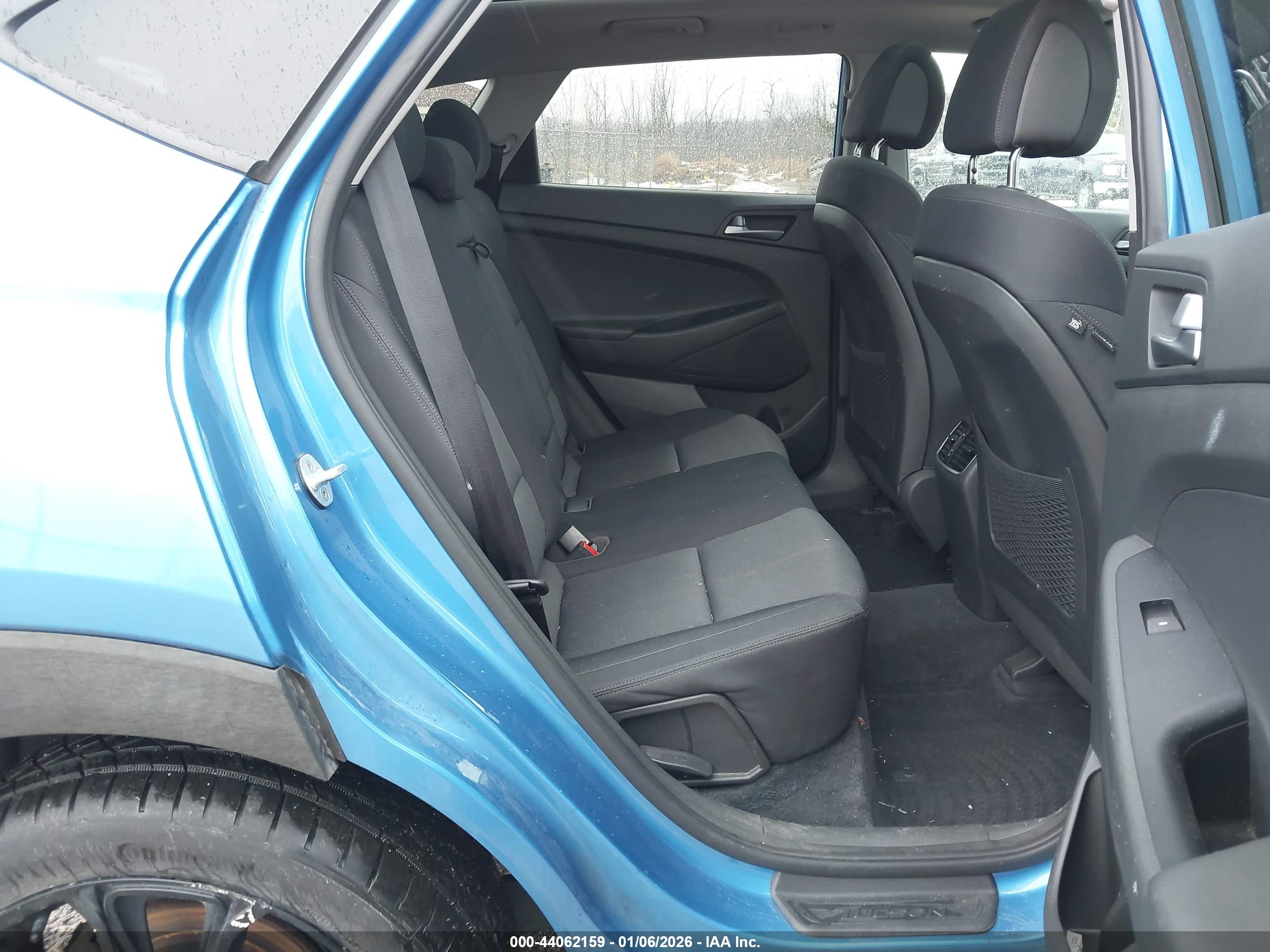 HYUNDAI TUCSON image 8