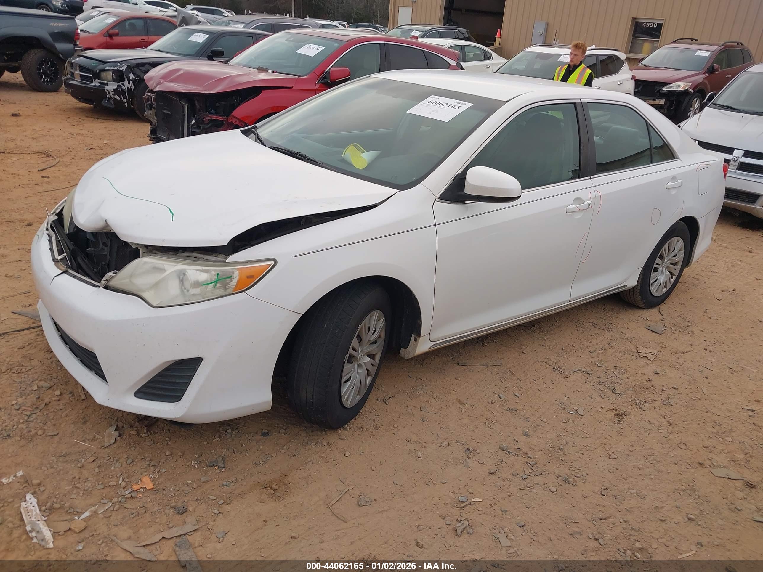 TOYOTA CAMRY image 2
