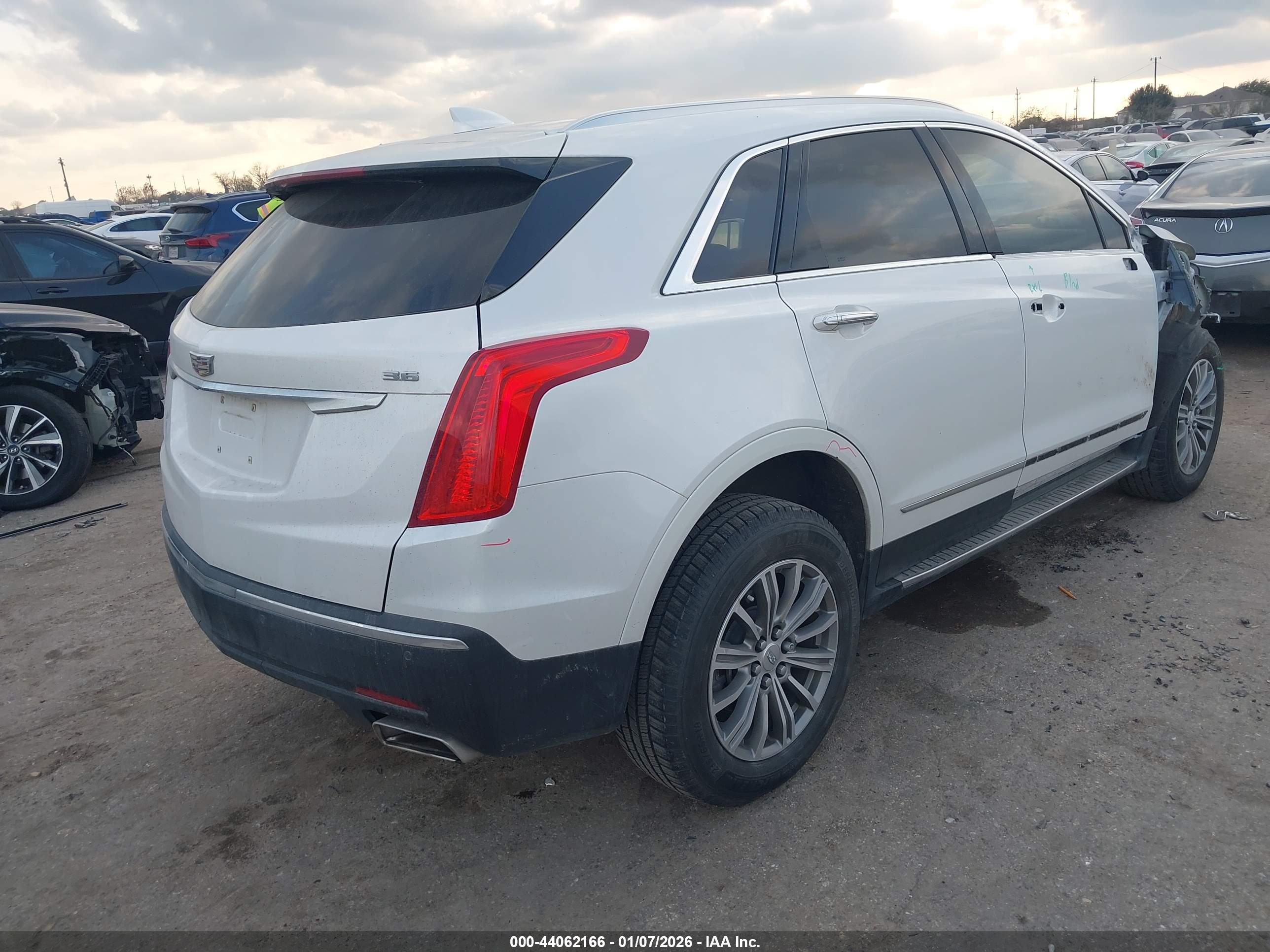 CADILLAC XT5 image 4