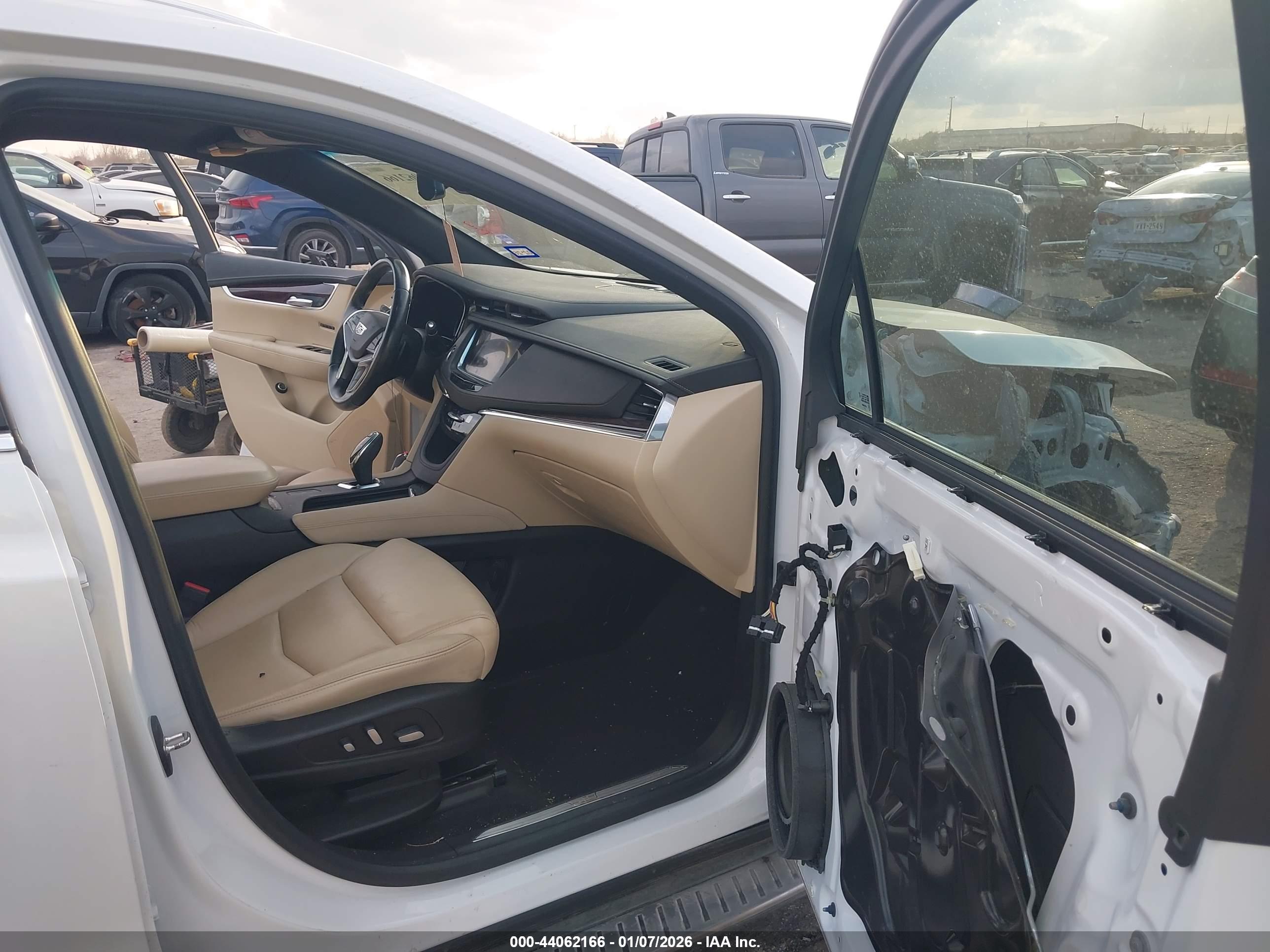 CADILLAC XT5 image 5
