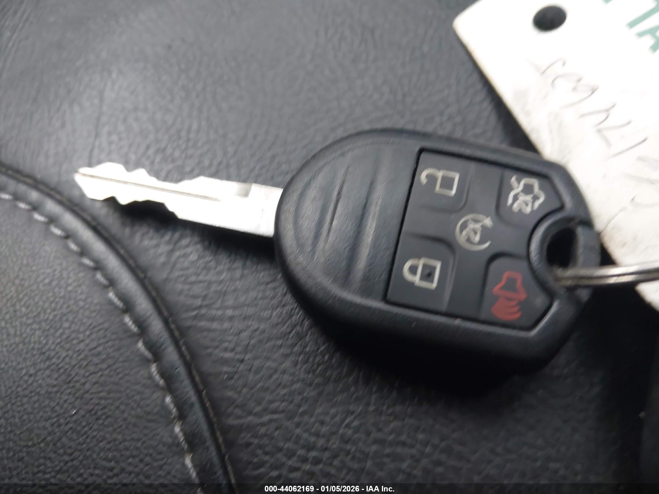FORD TAURUS image 11