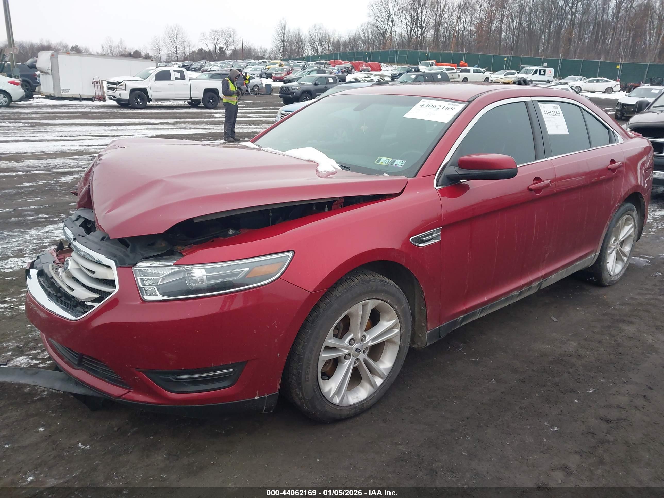 FORD TAURUS image 2