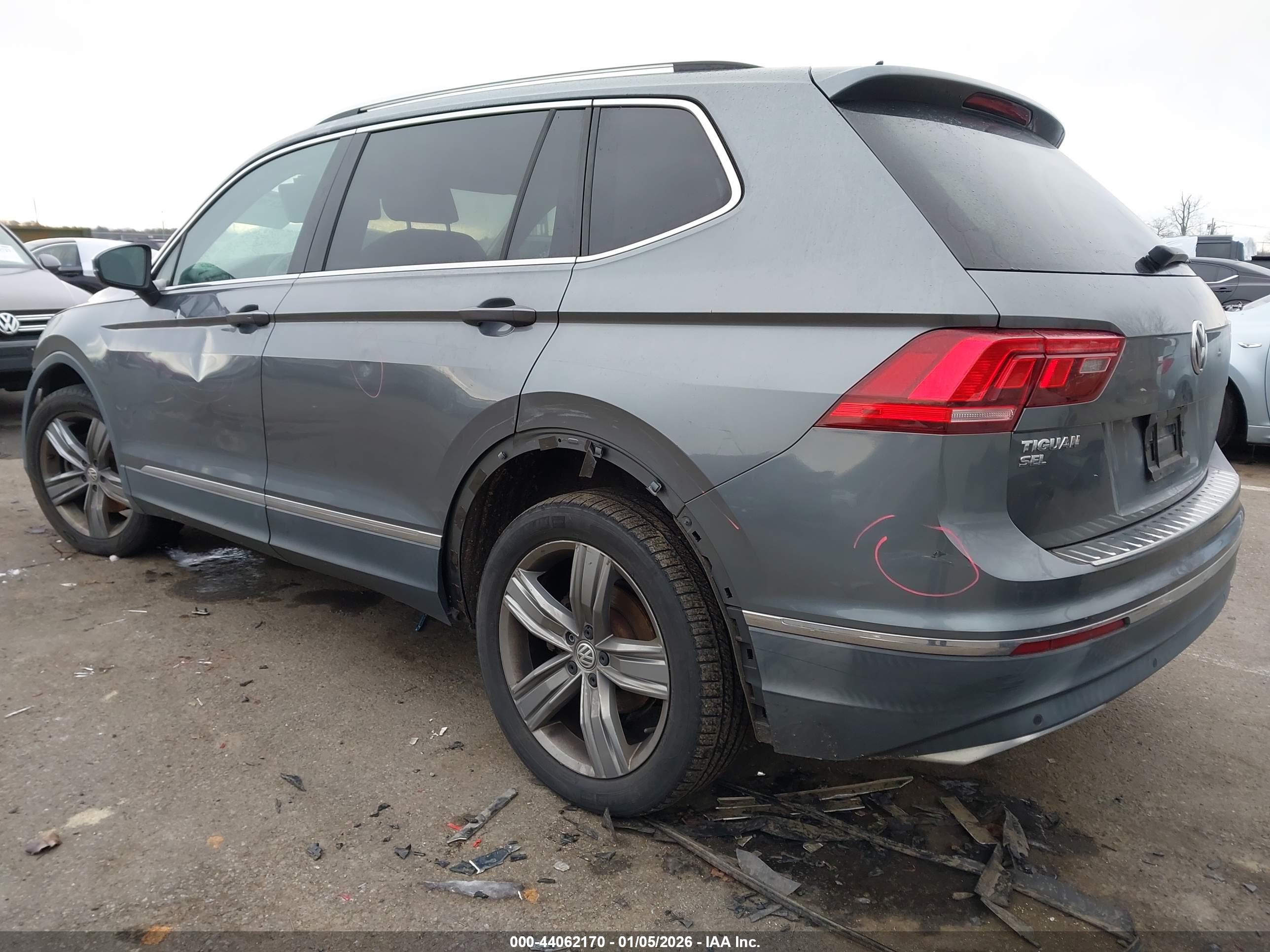 VOLKSWAGEN TIGUAN image 3