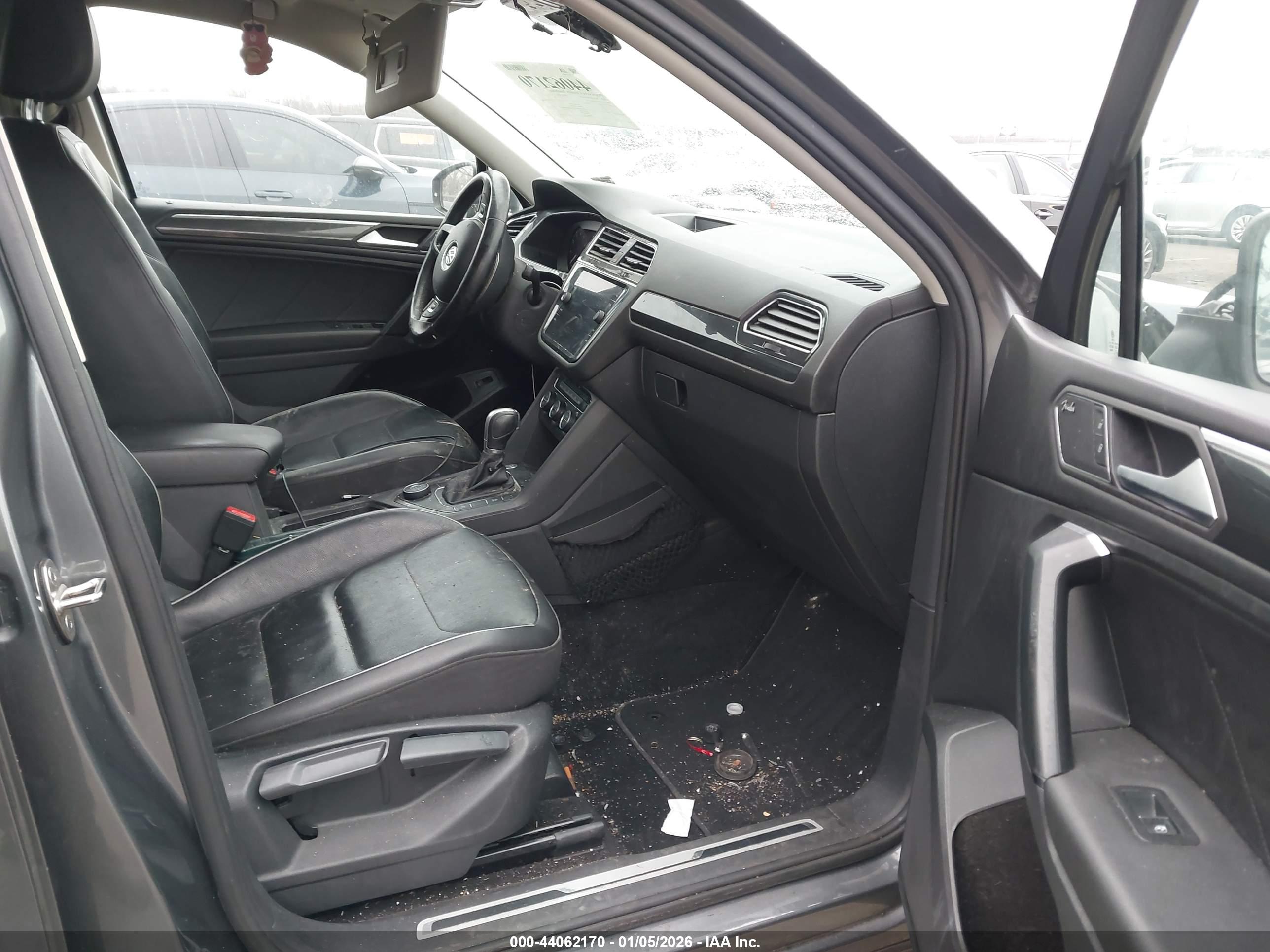VOLKSWAGEN TIGUAN image 5