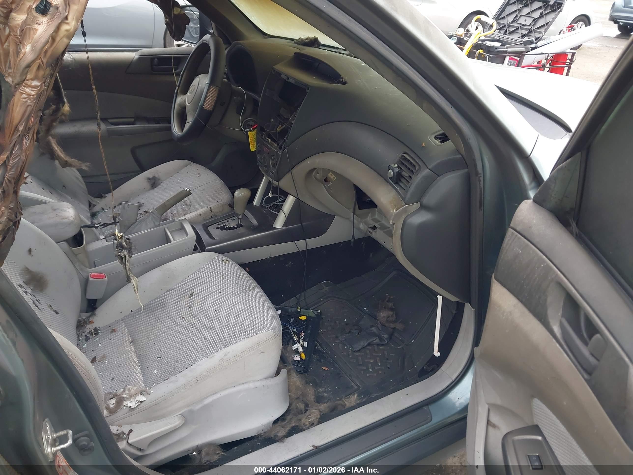 SUBARU FORESTER image 5