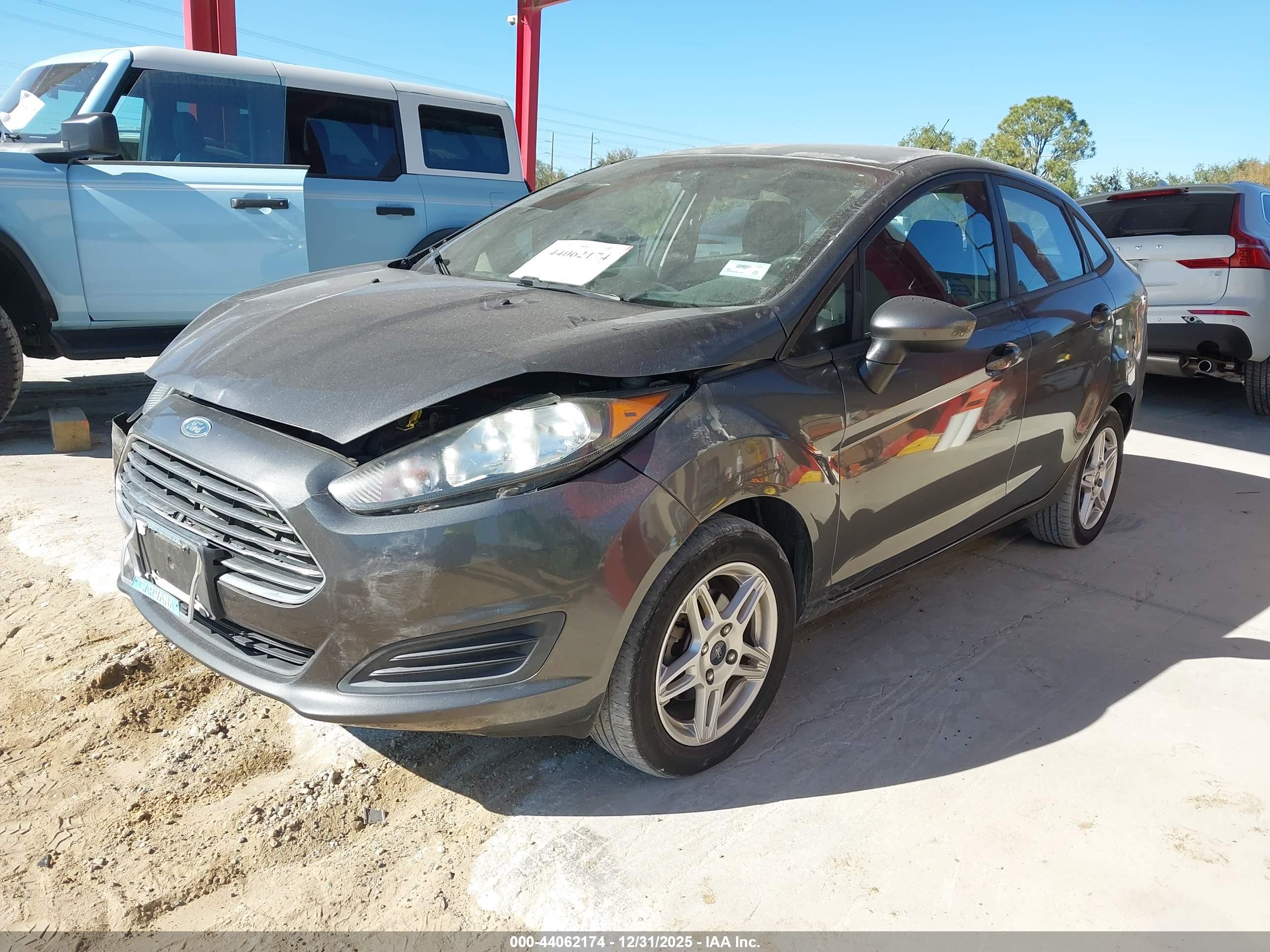 FORD FIESTA image 2