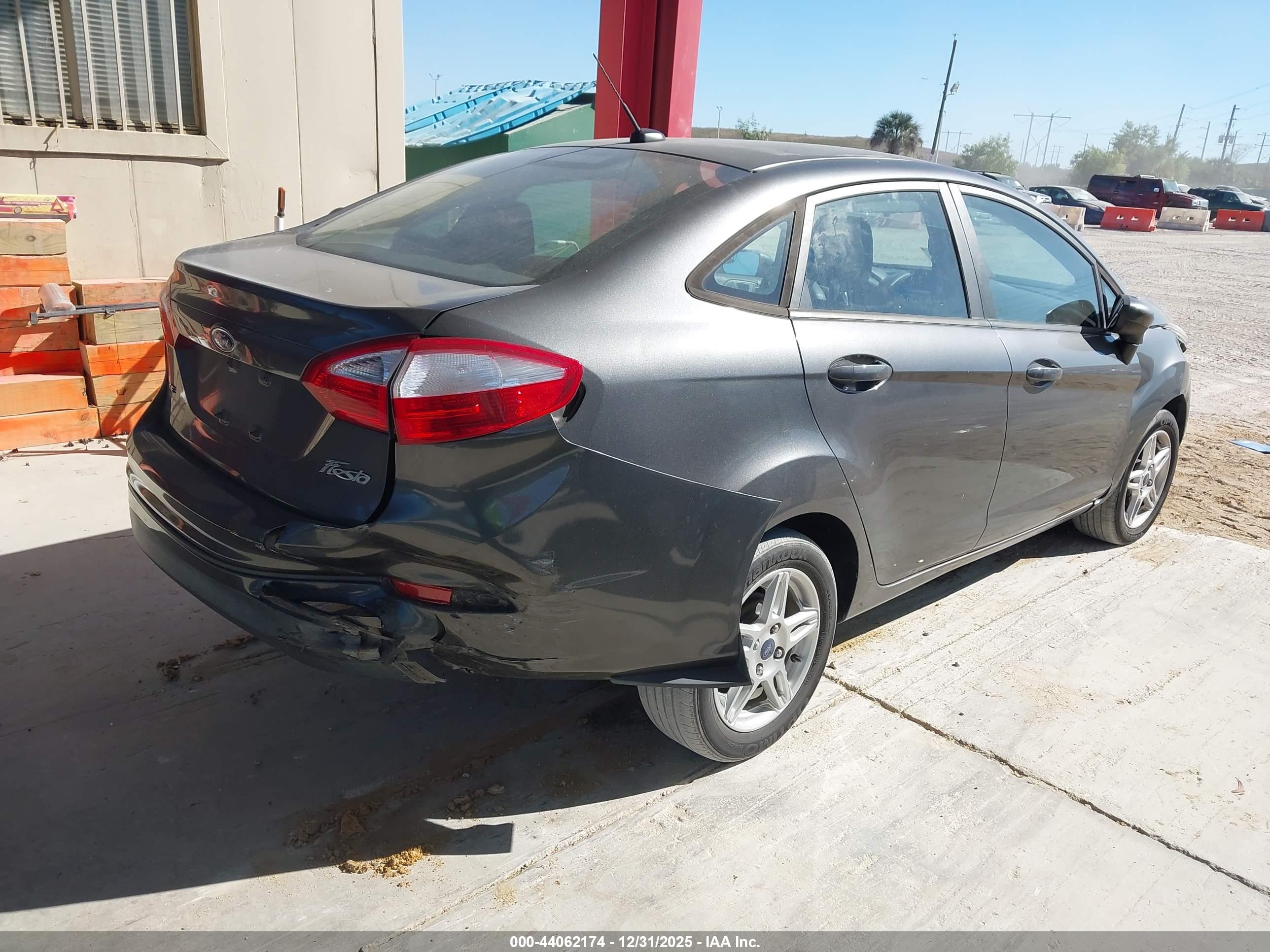FORD FIESTA image 4