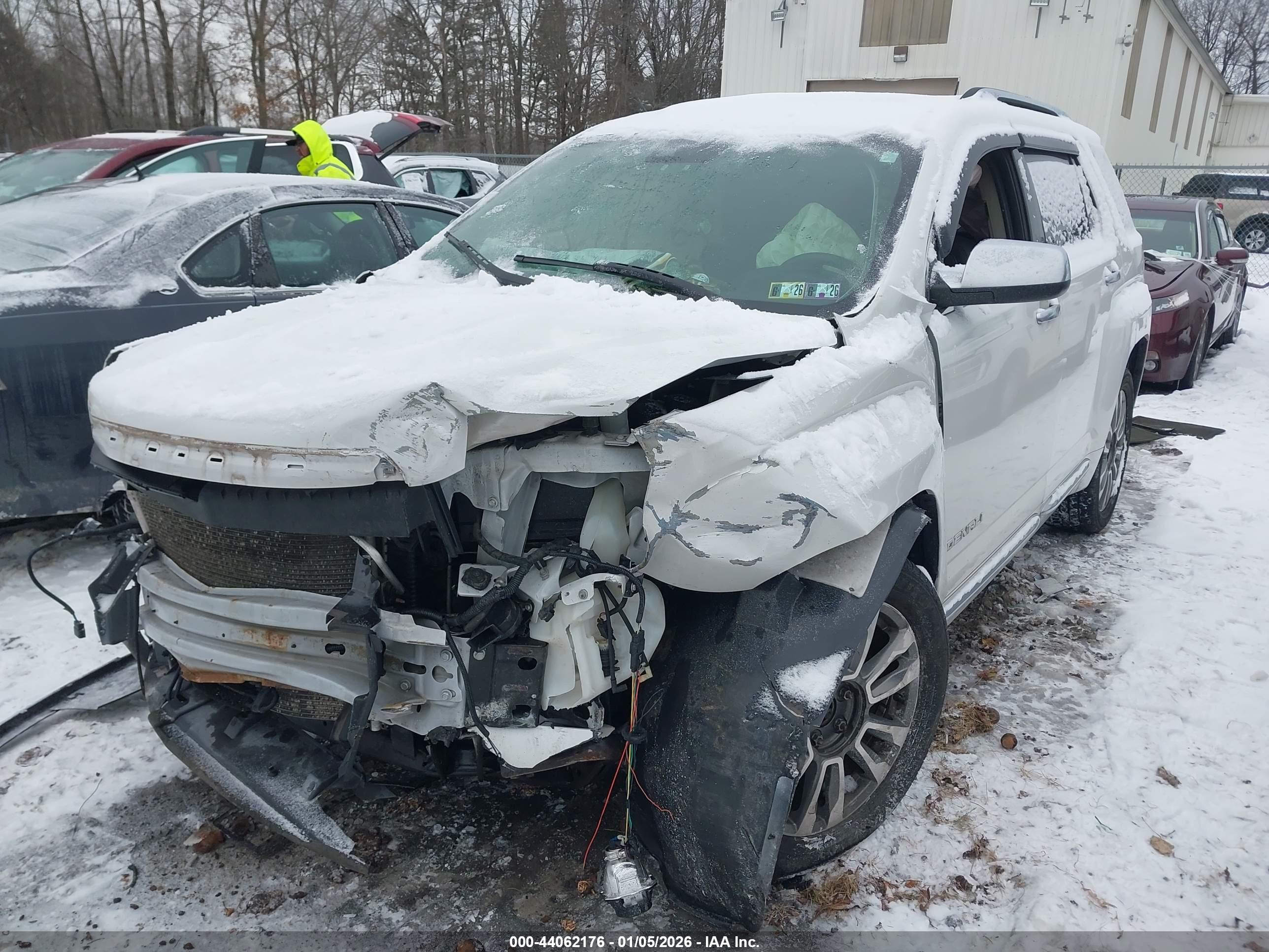 GMC TERRAIN image 2