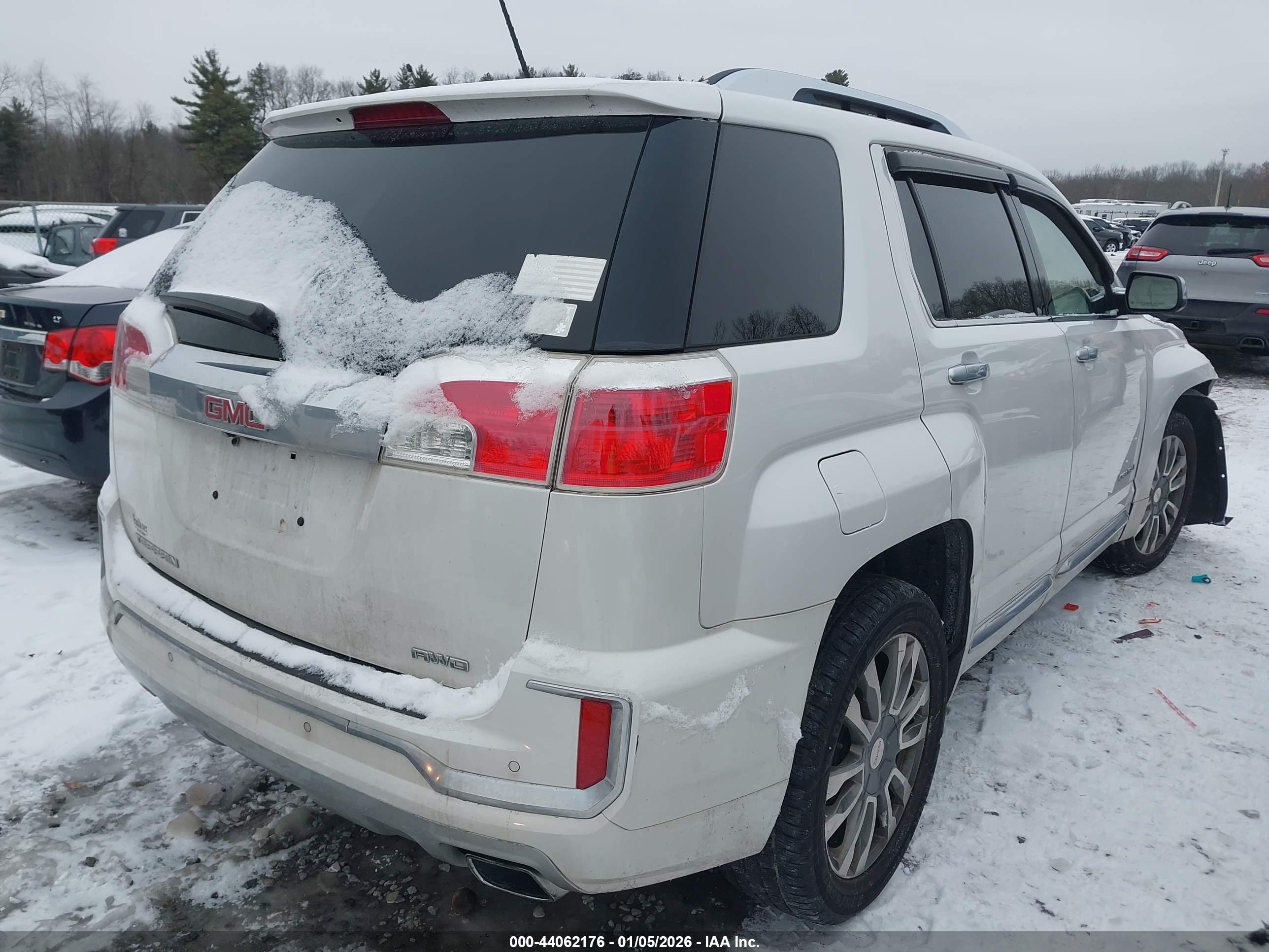 GMC TERRAIN image 4