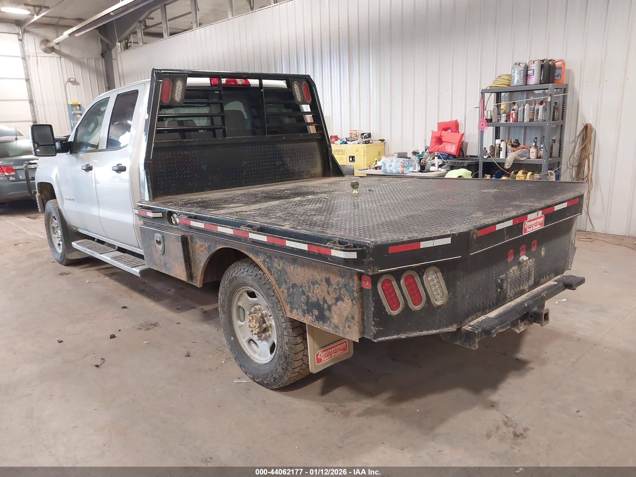 CHEVROLET SILVERADO image 3