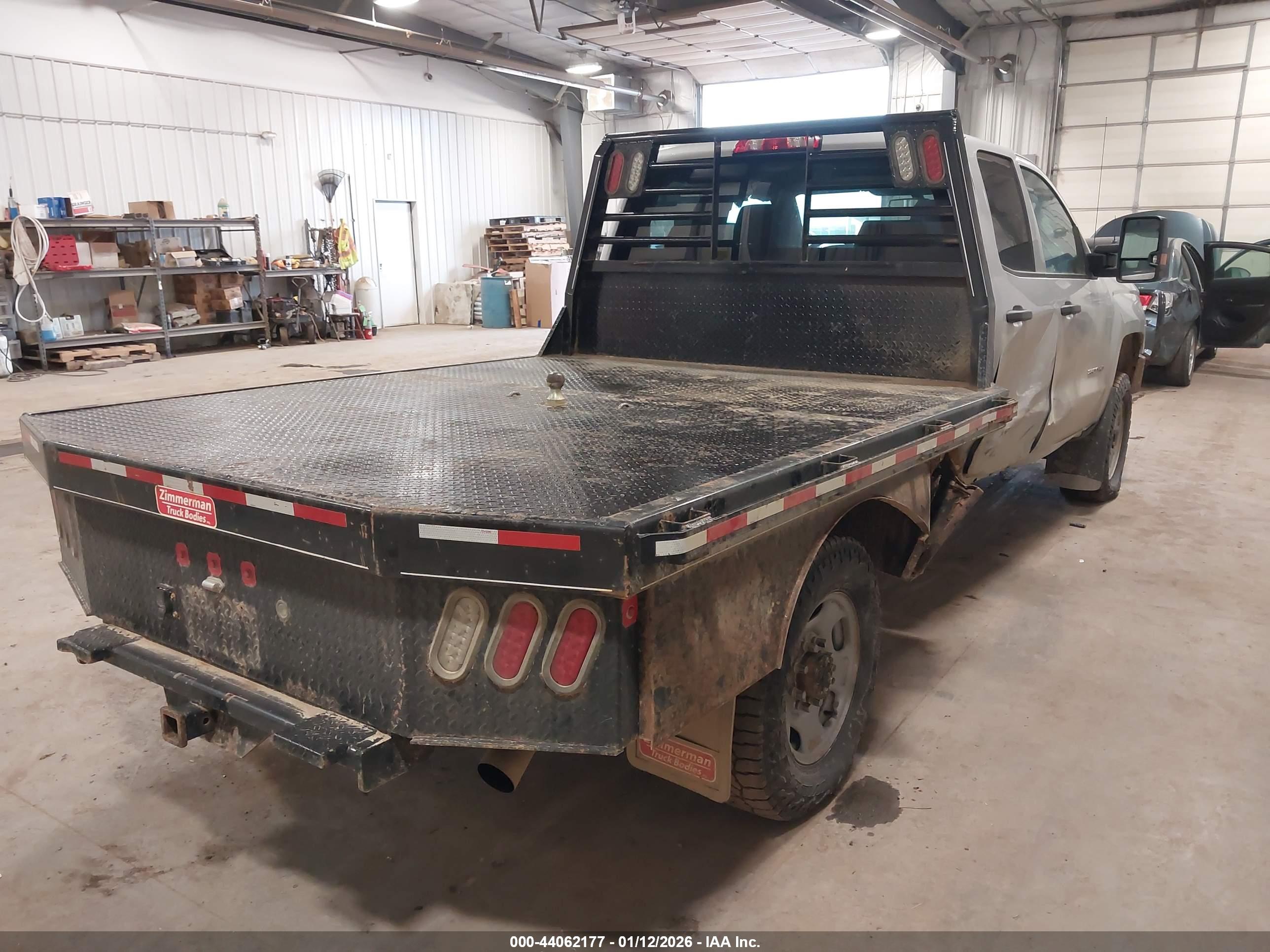 CHEVROLET SILVERADO image 4