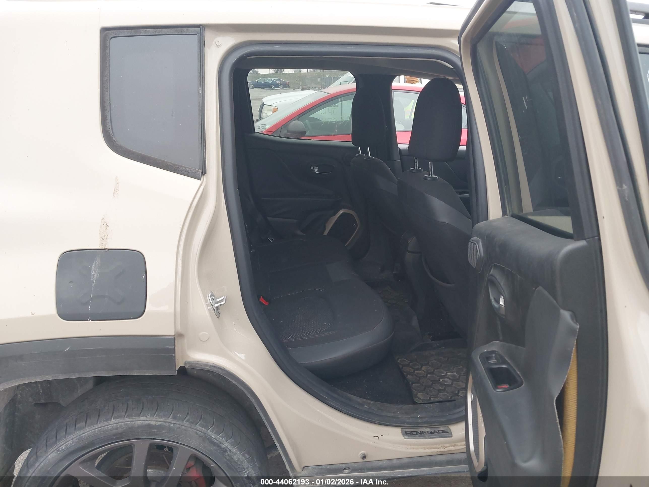 JEEP RENEGADE image 8