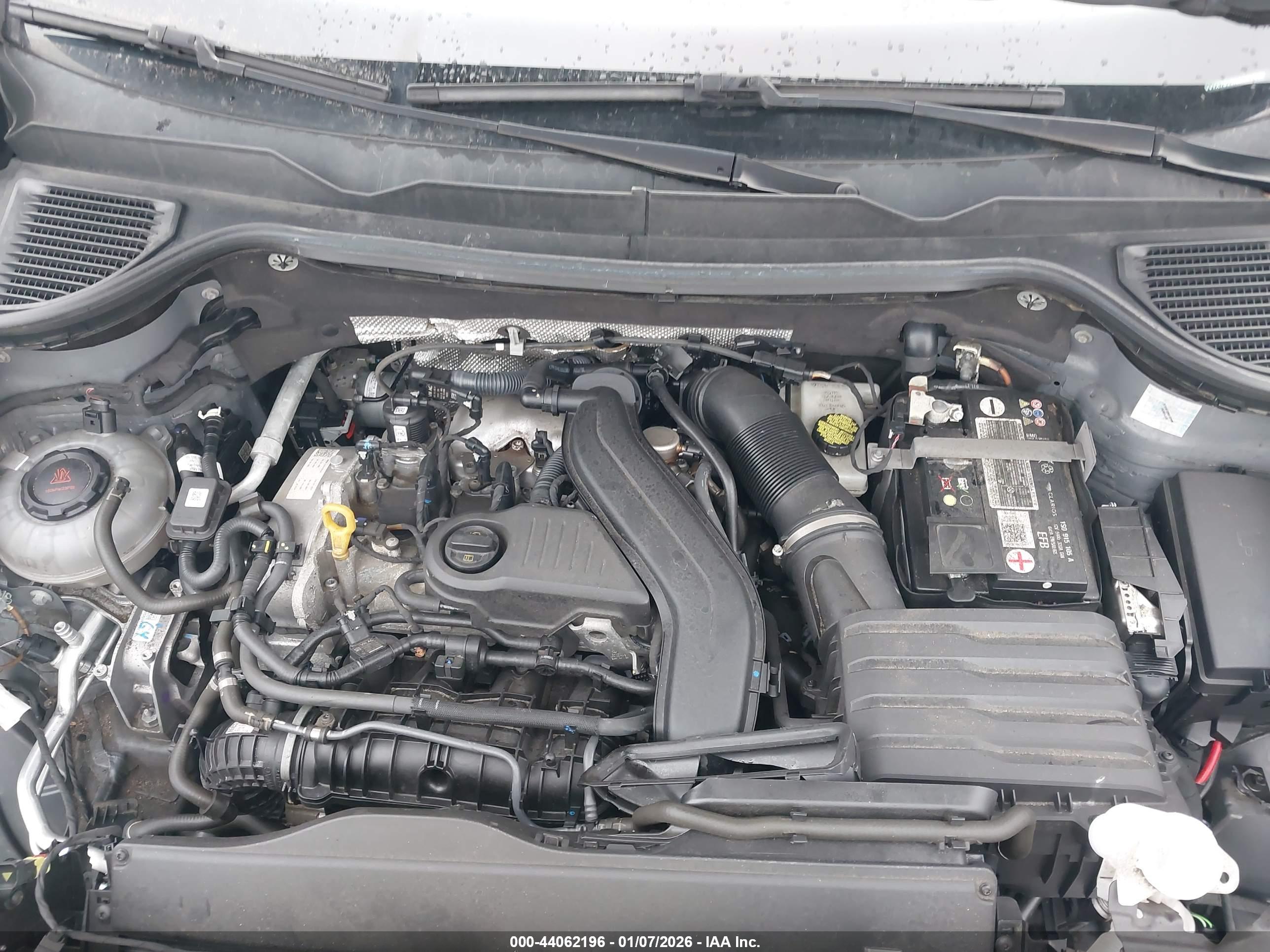 VOLKSWAGEN TAOS image 10