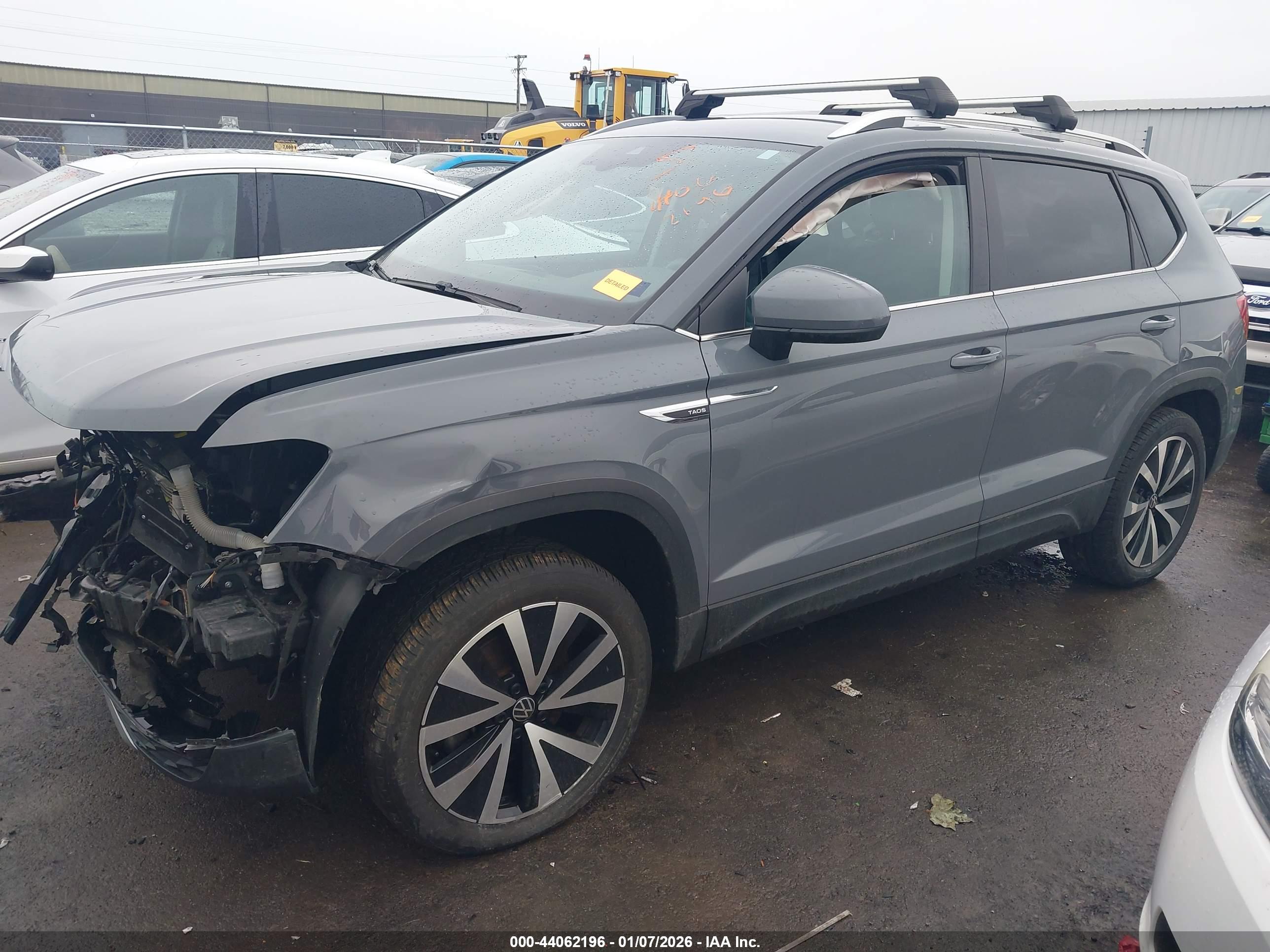 VOLKSWAGEN TAOS image 2