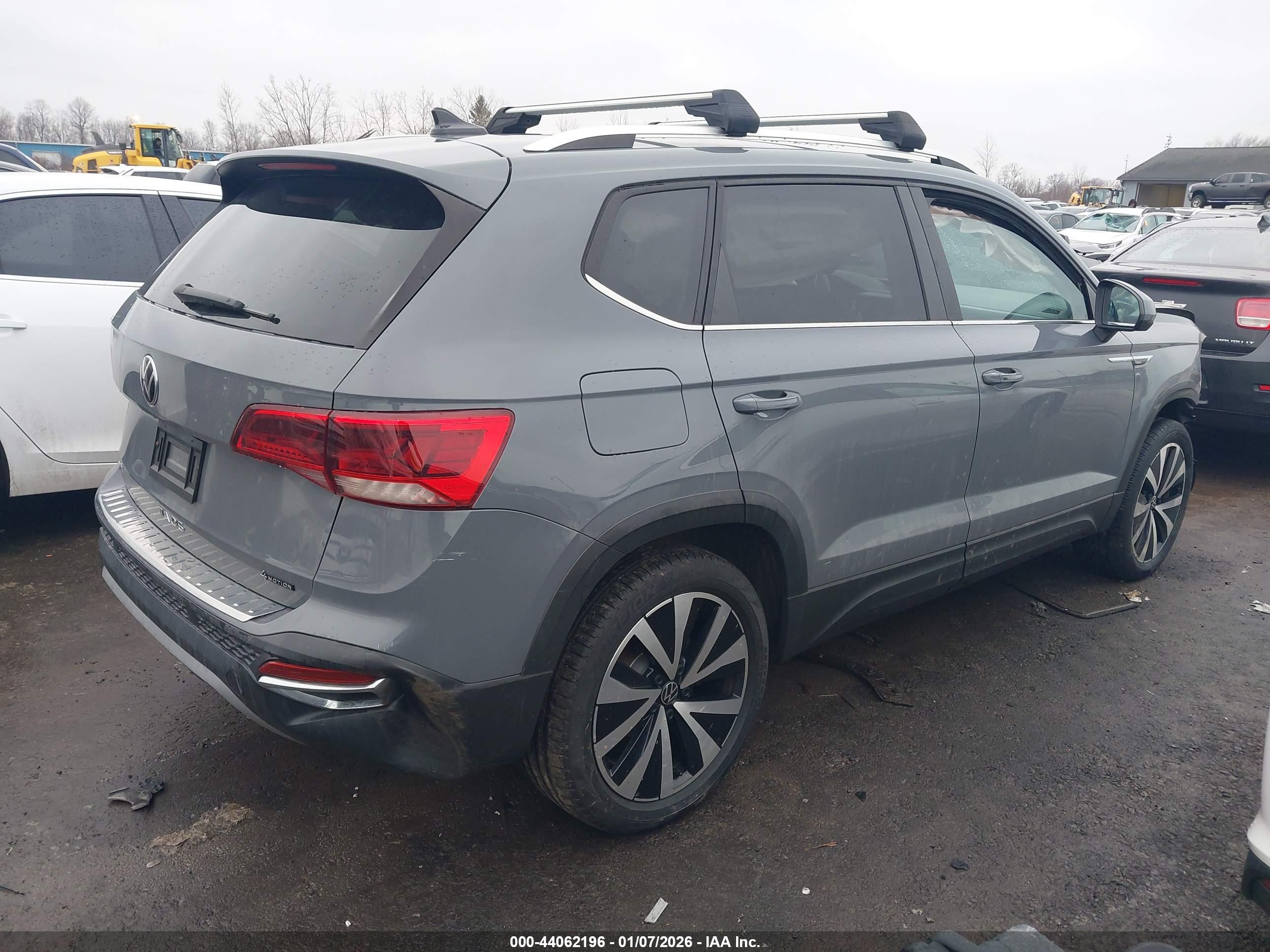 VOLKSWAGEN TAOS image 4