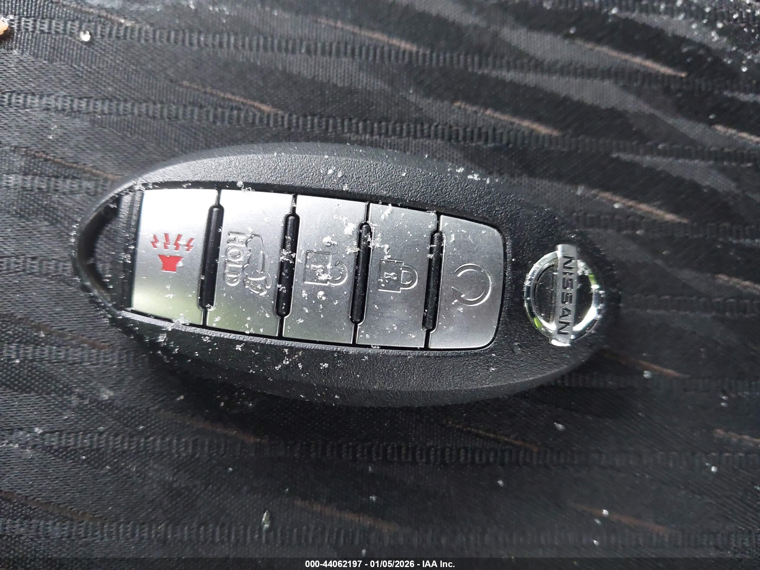 NISSAN ROGUE image 11