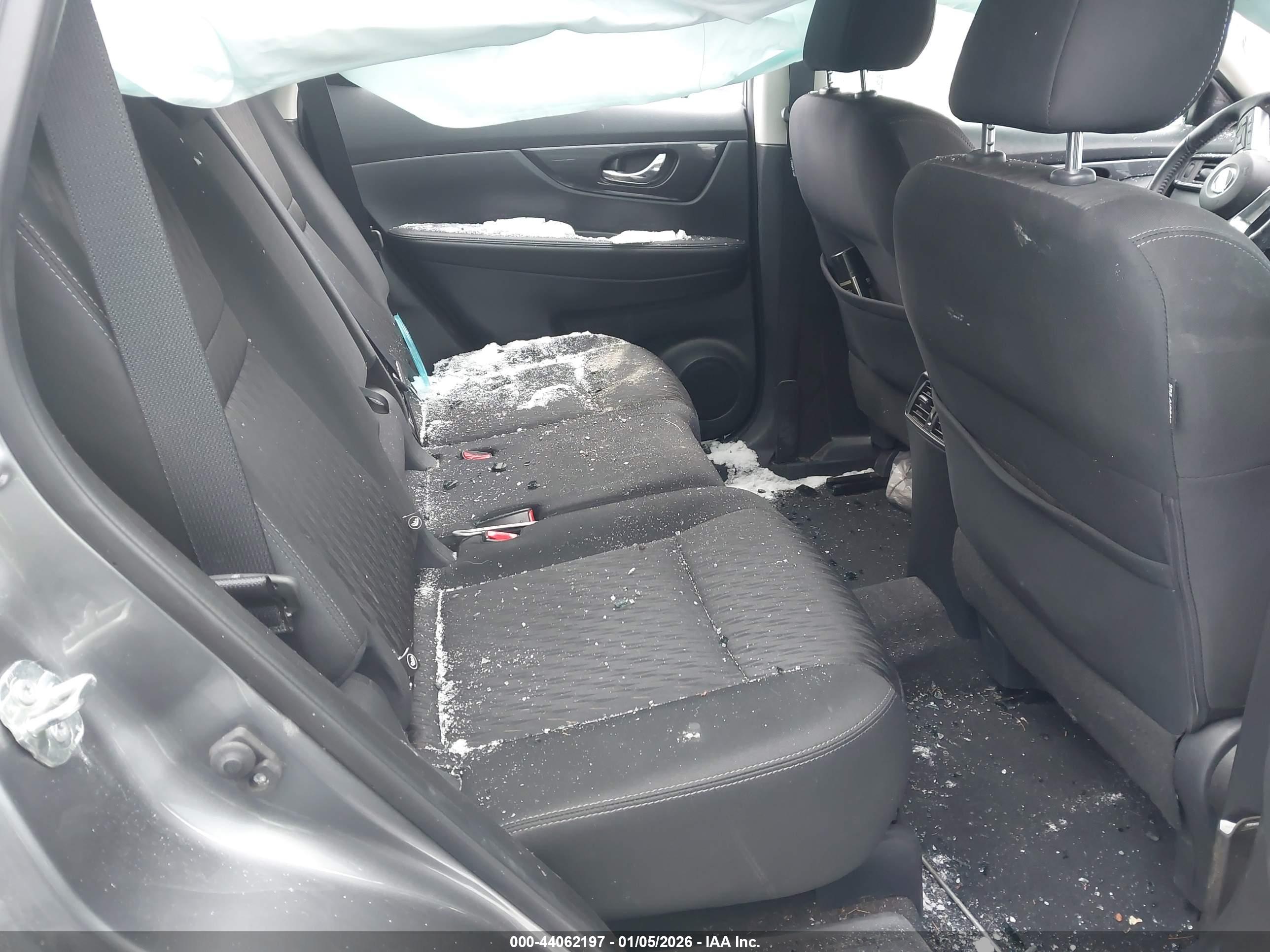 NISSAN ROGUE image 8