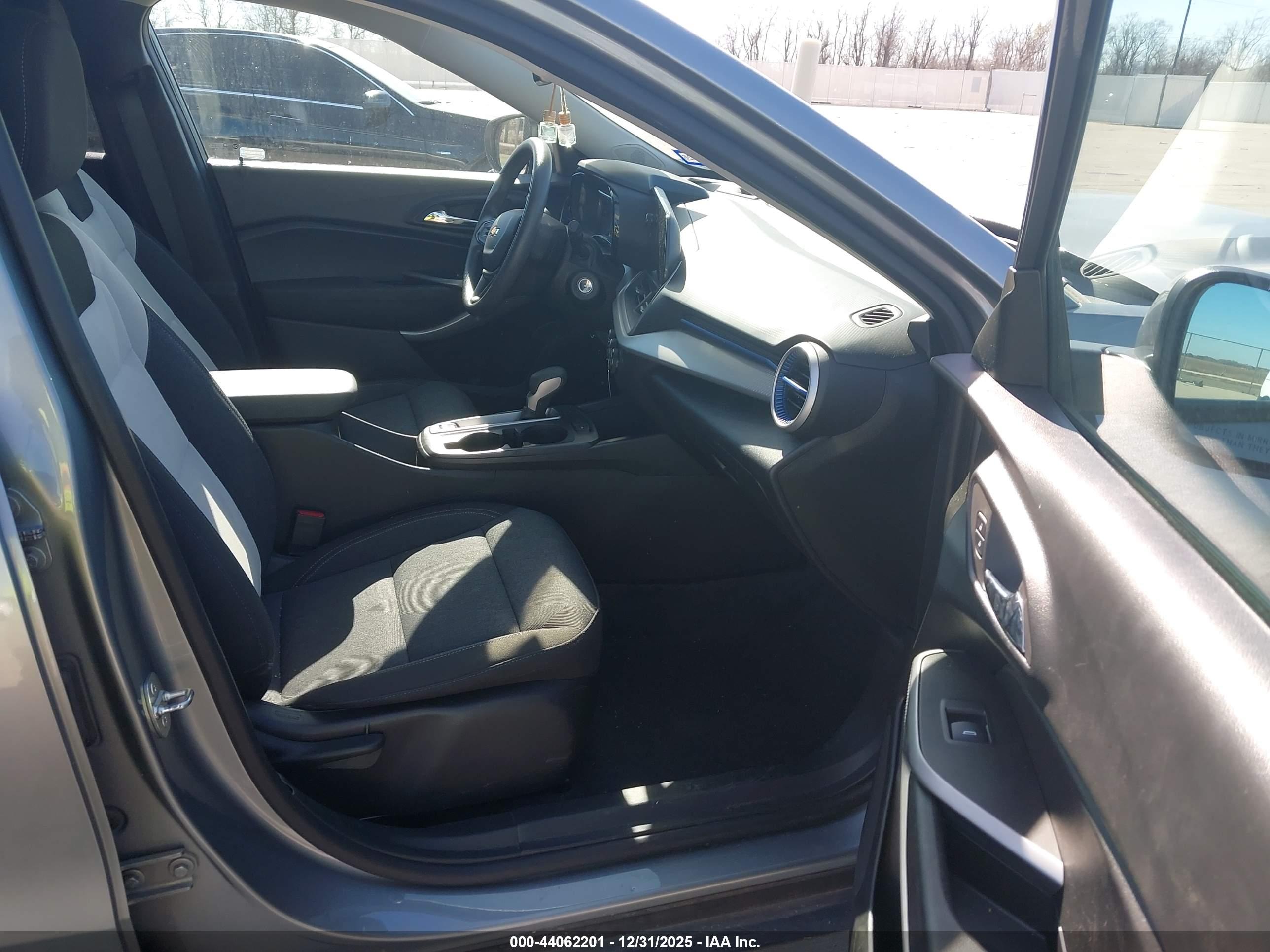 CHEVROLET TRAX image 5