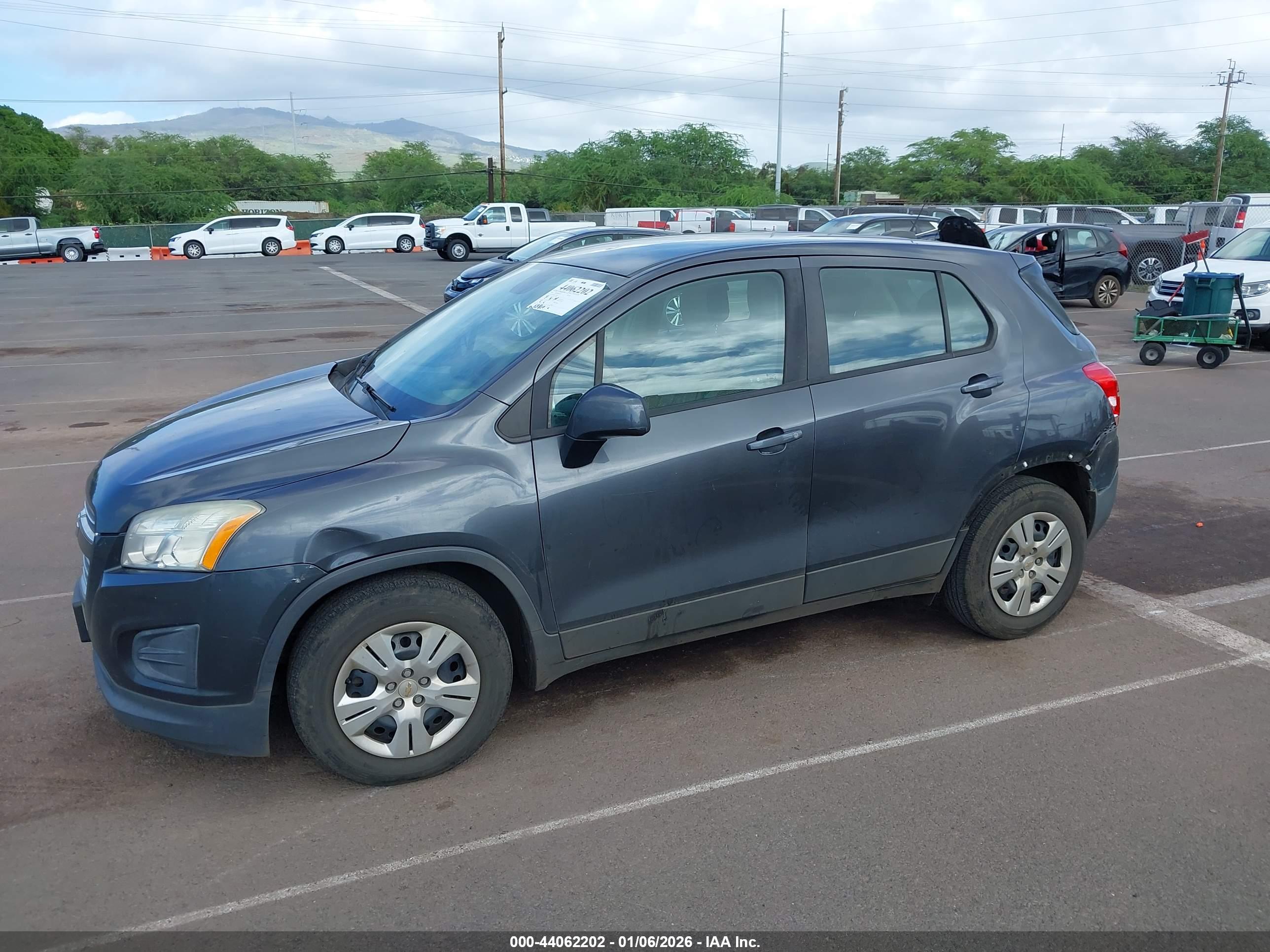 CHEVROLET TRAX image 6