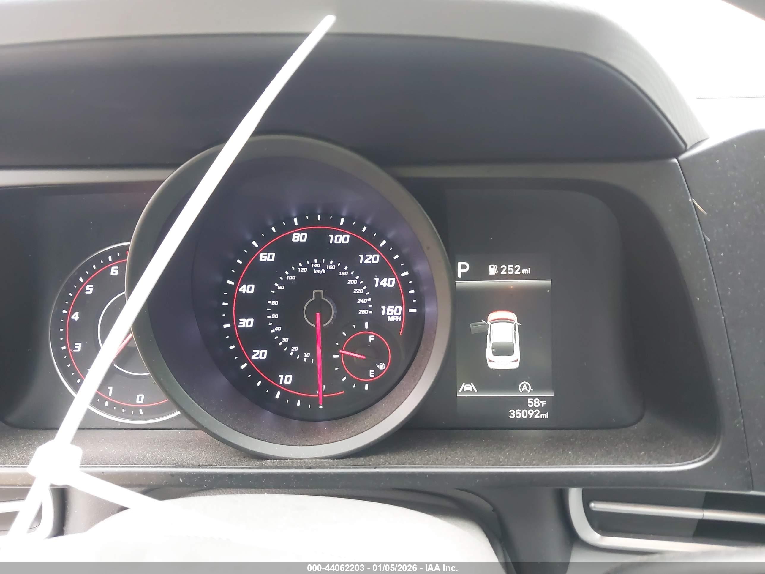 HYUNDAI ELANTRA image 7