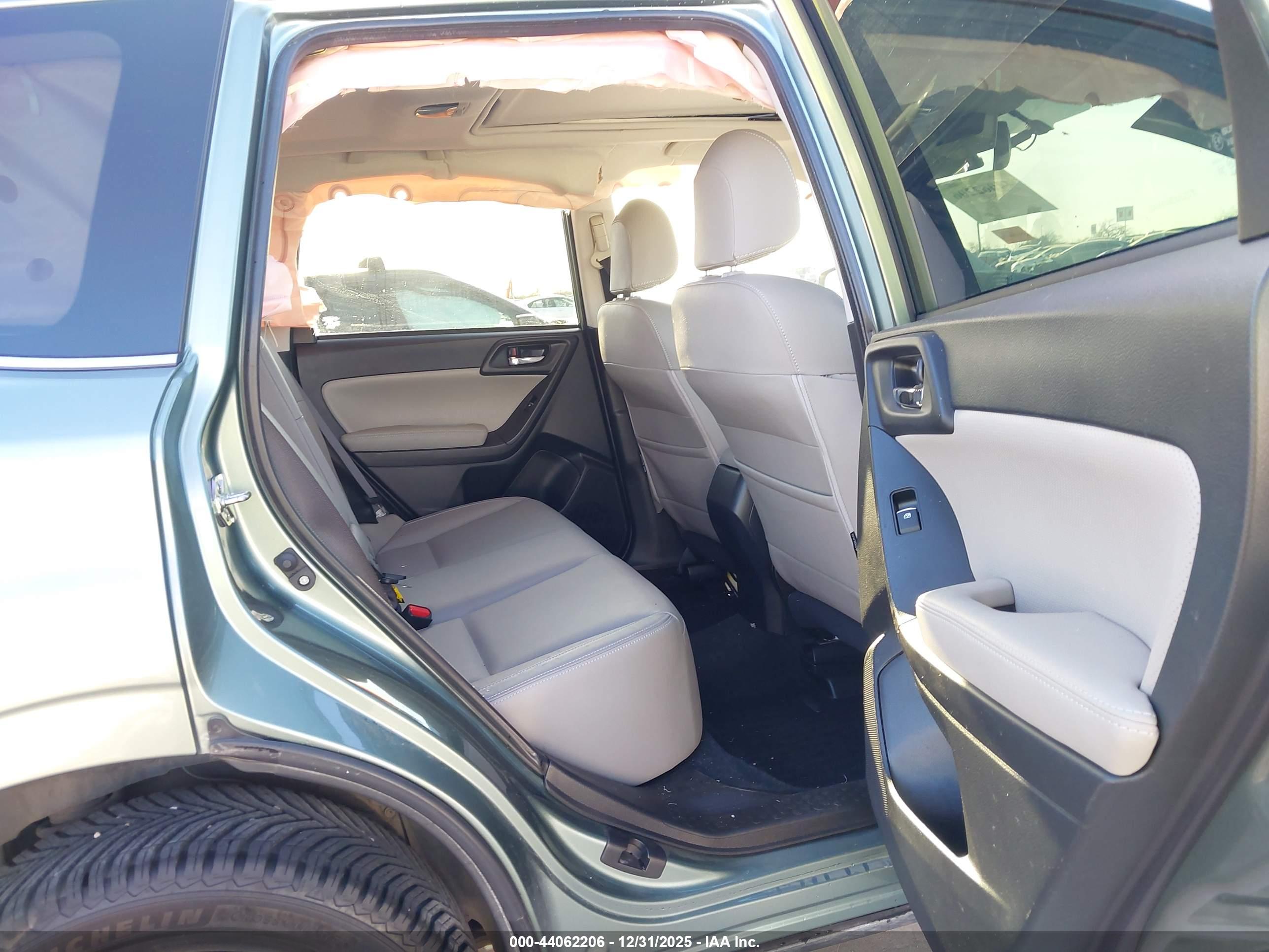 SUBARU FORESTER image 8