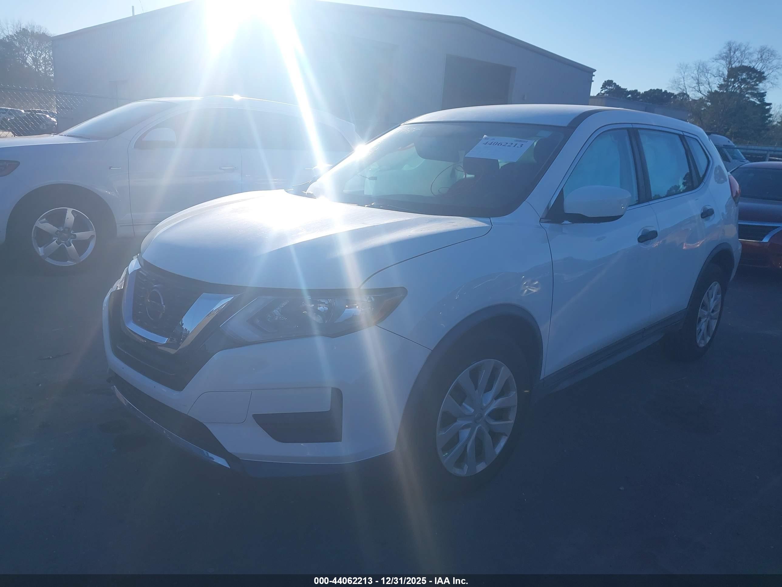NISSAN ROGUE image 2