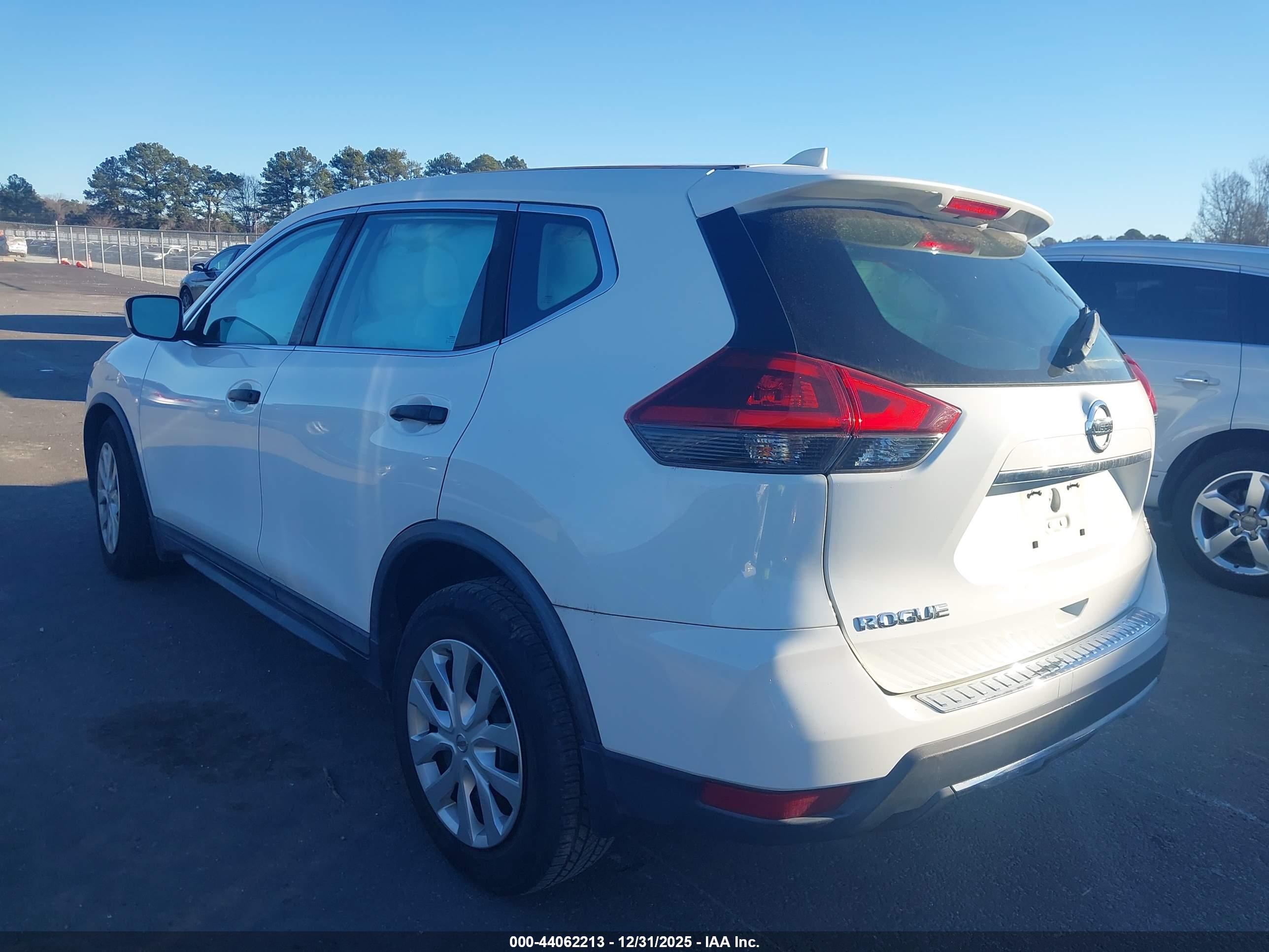 NISSAN ROGUE image 3