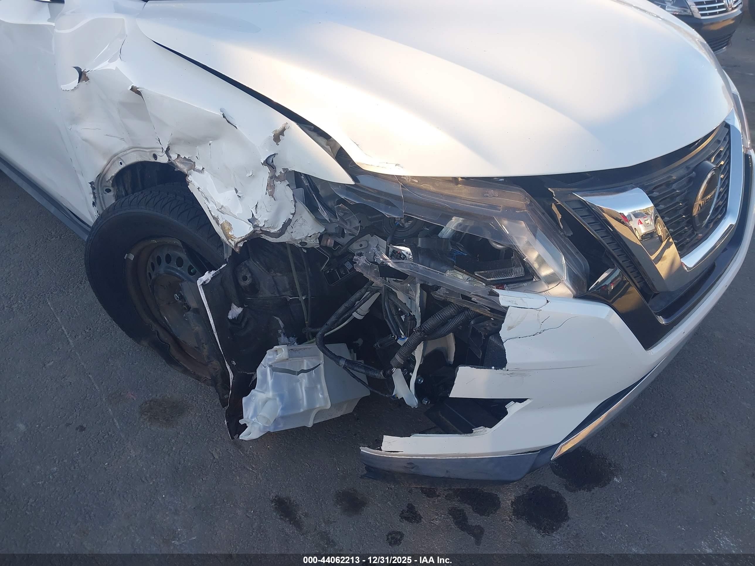 NISSAN ROGUE image 6