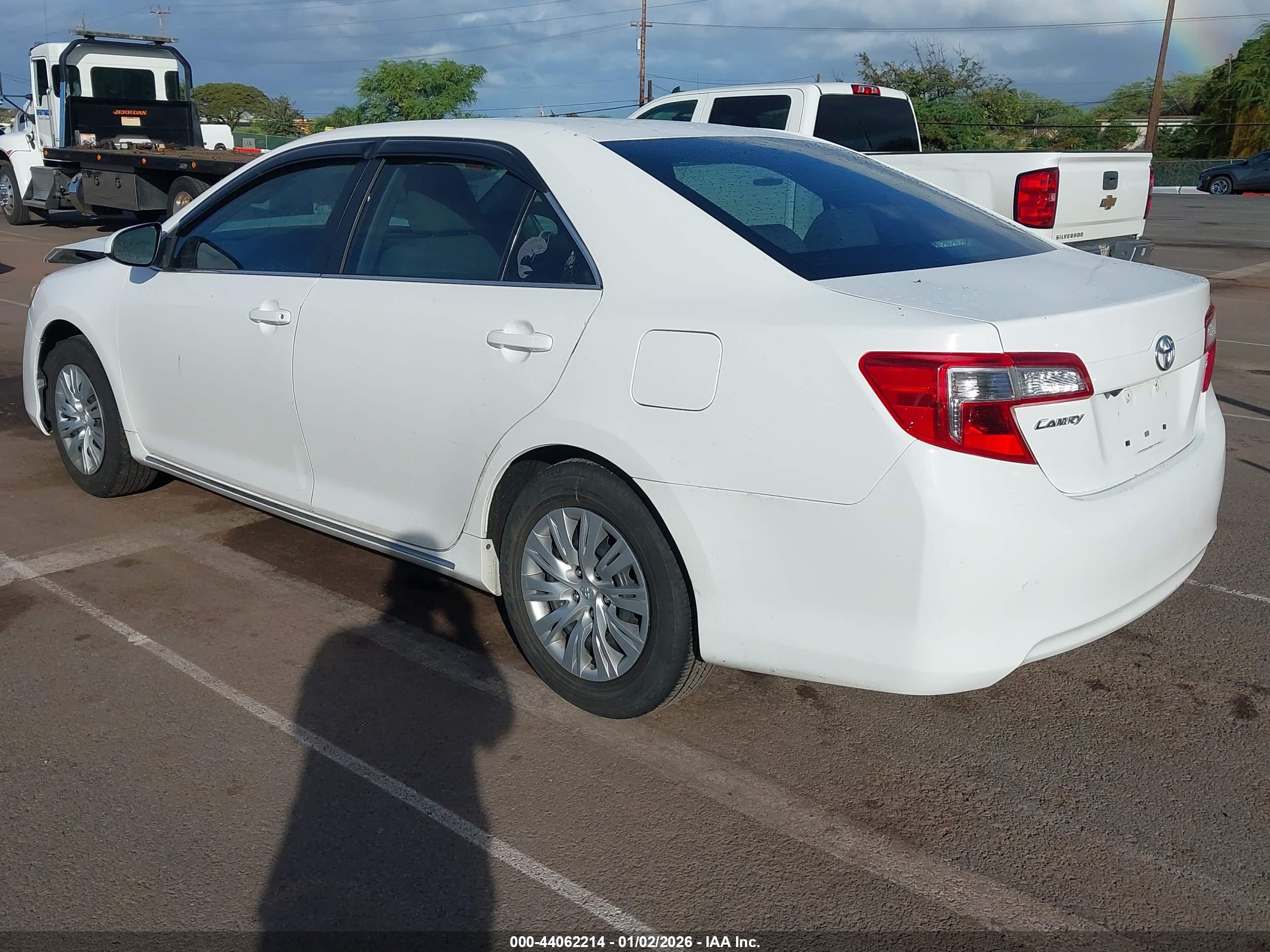 TOYOTA CAMRY image 3