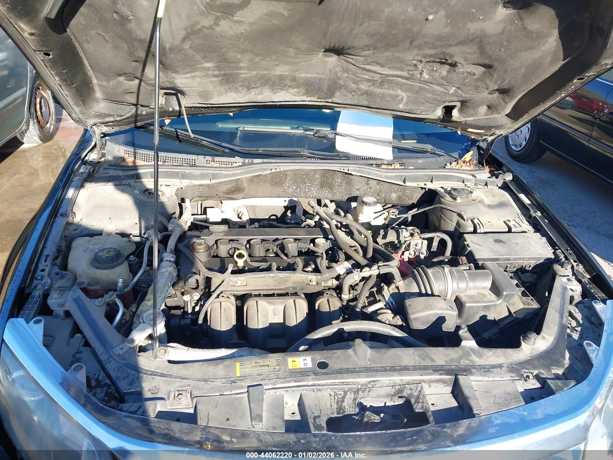 FORD FUSION image 10