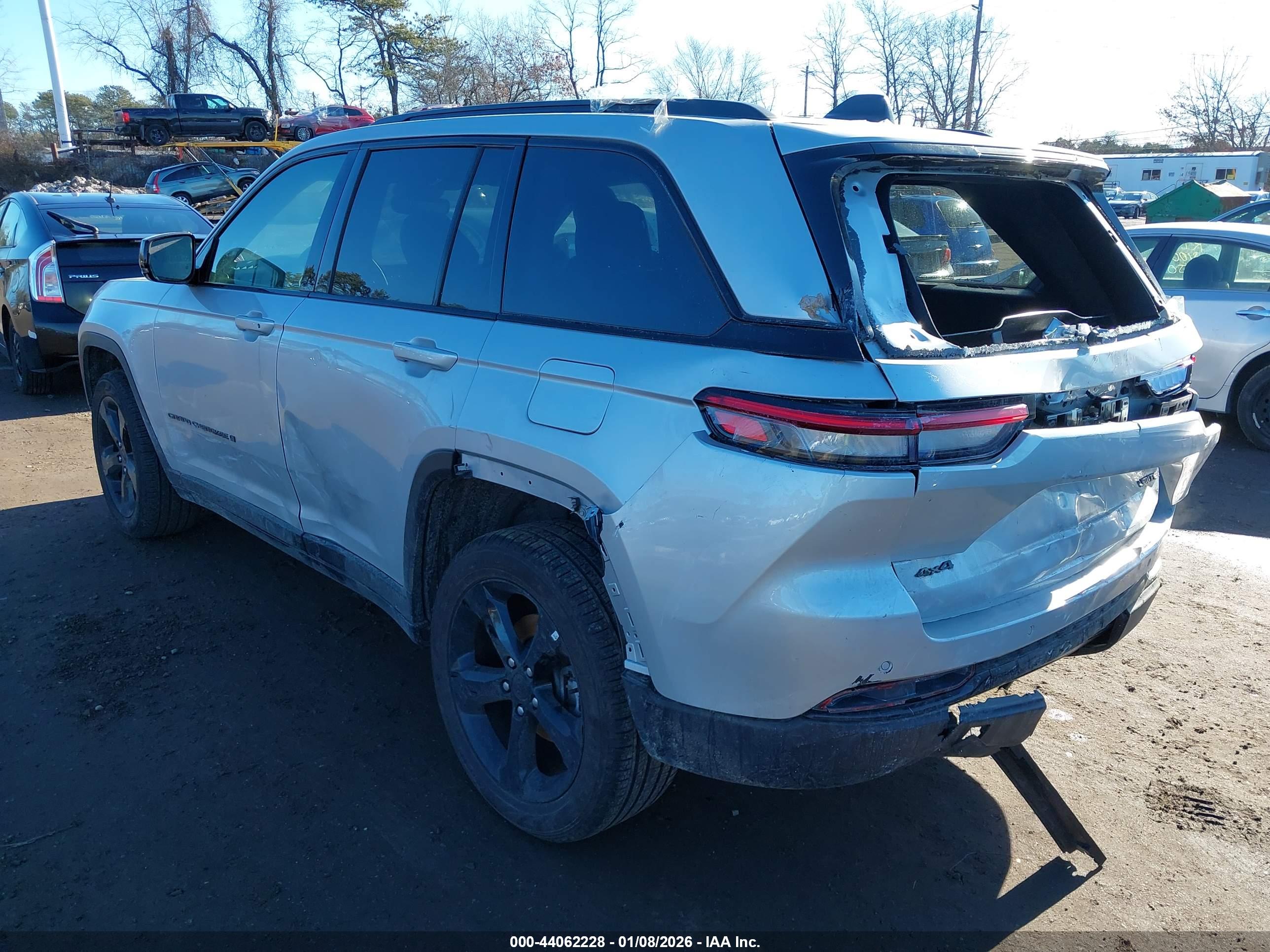 JEEP GRAND image 3