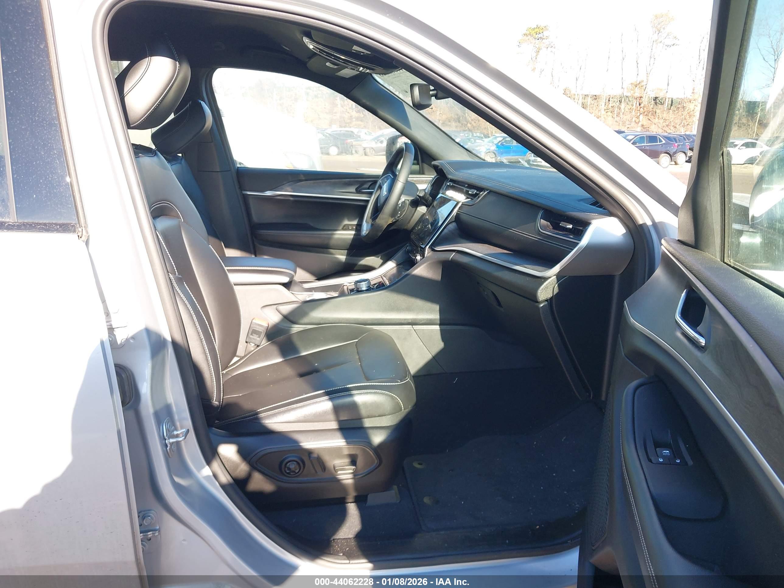 JEEP GRAND image 5