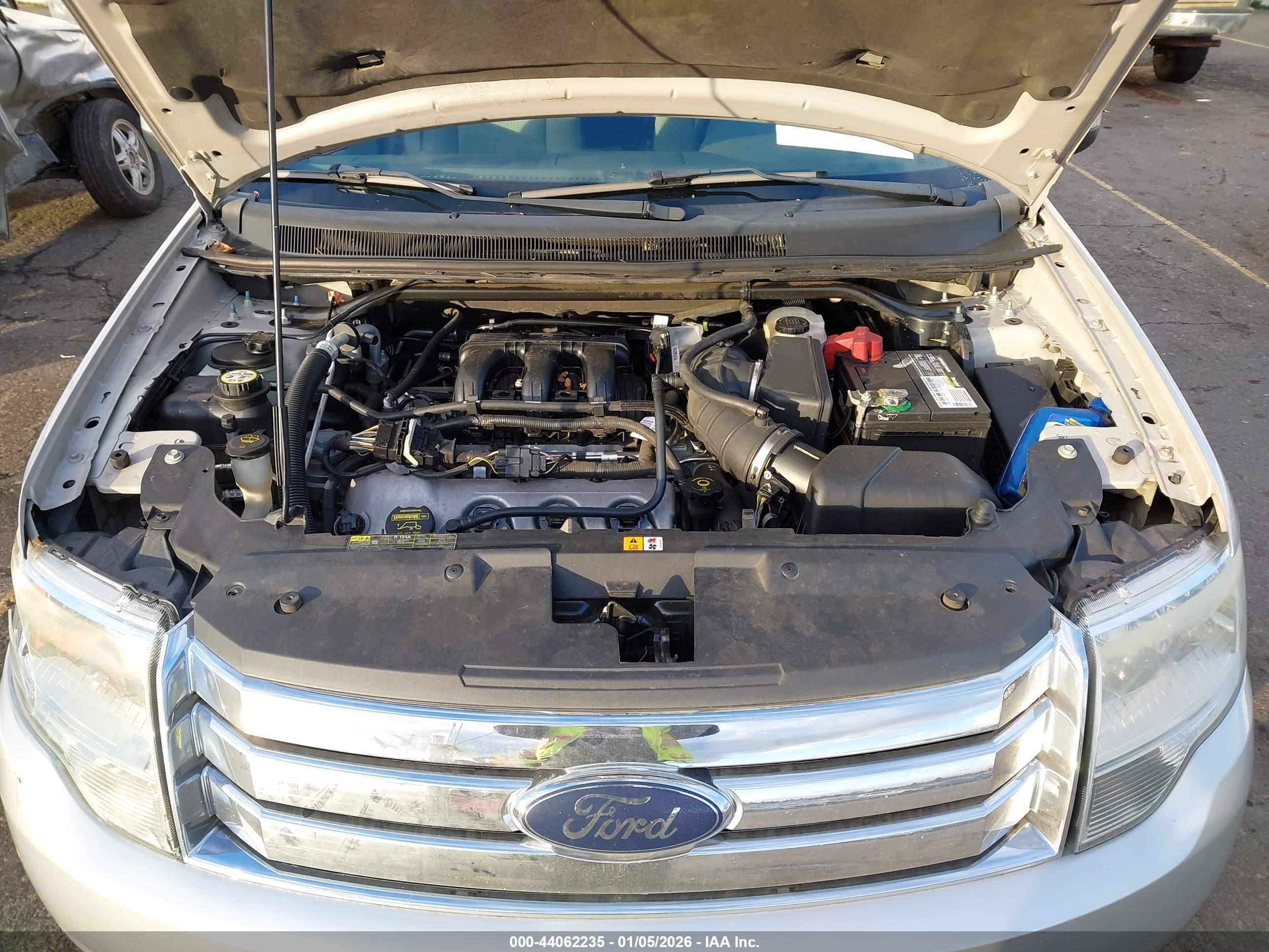 FORD TAURUS image 10