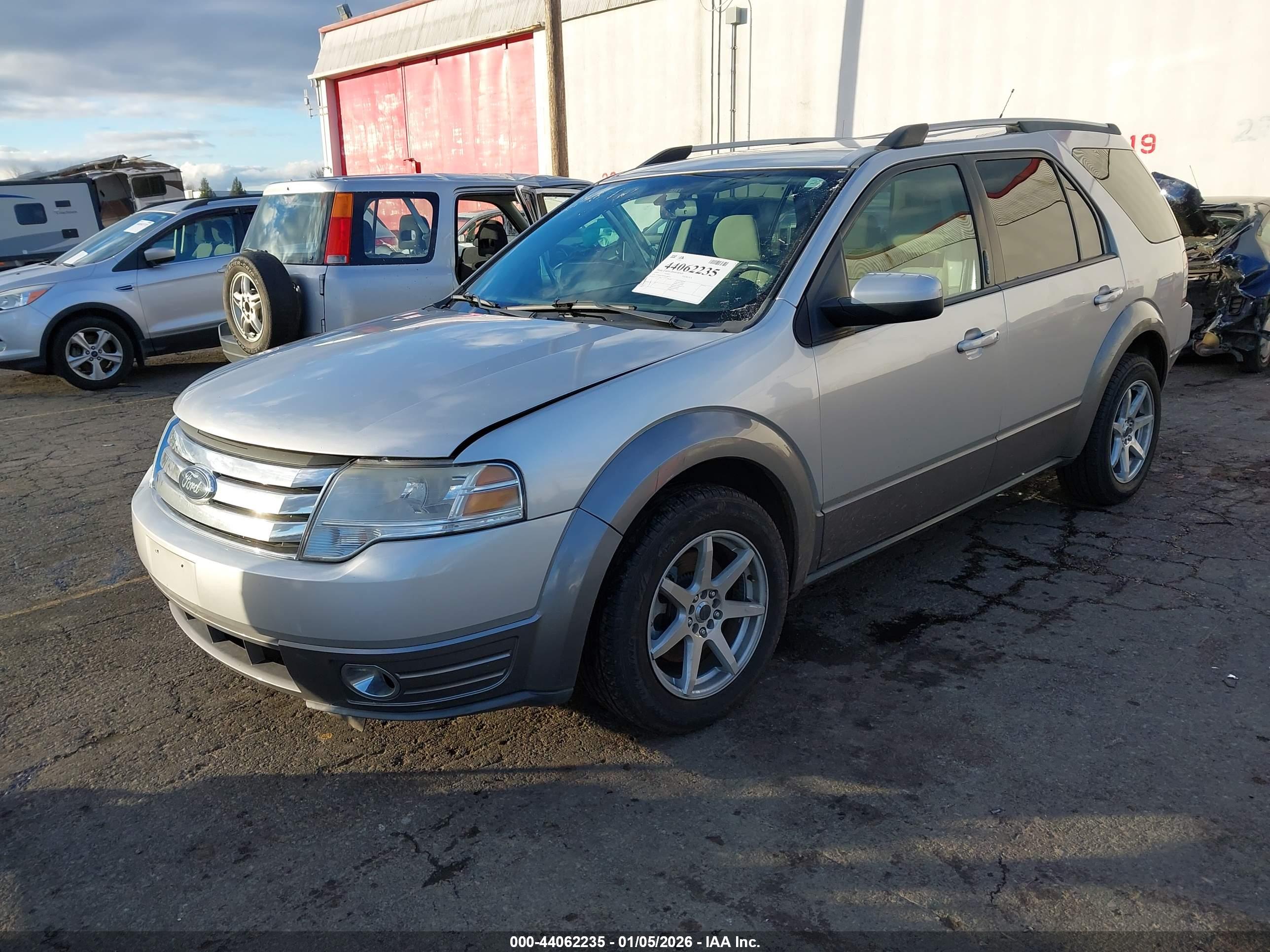 FORD TAURUS image 2