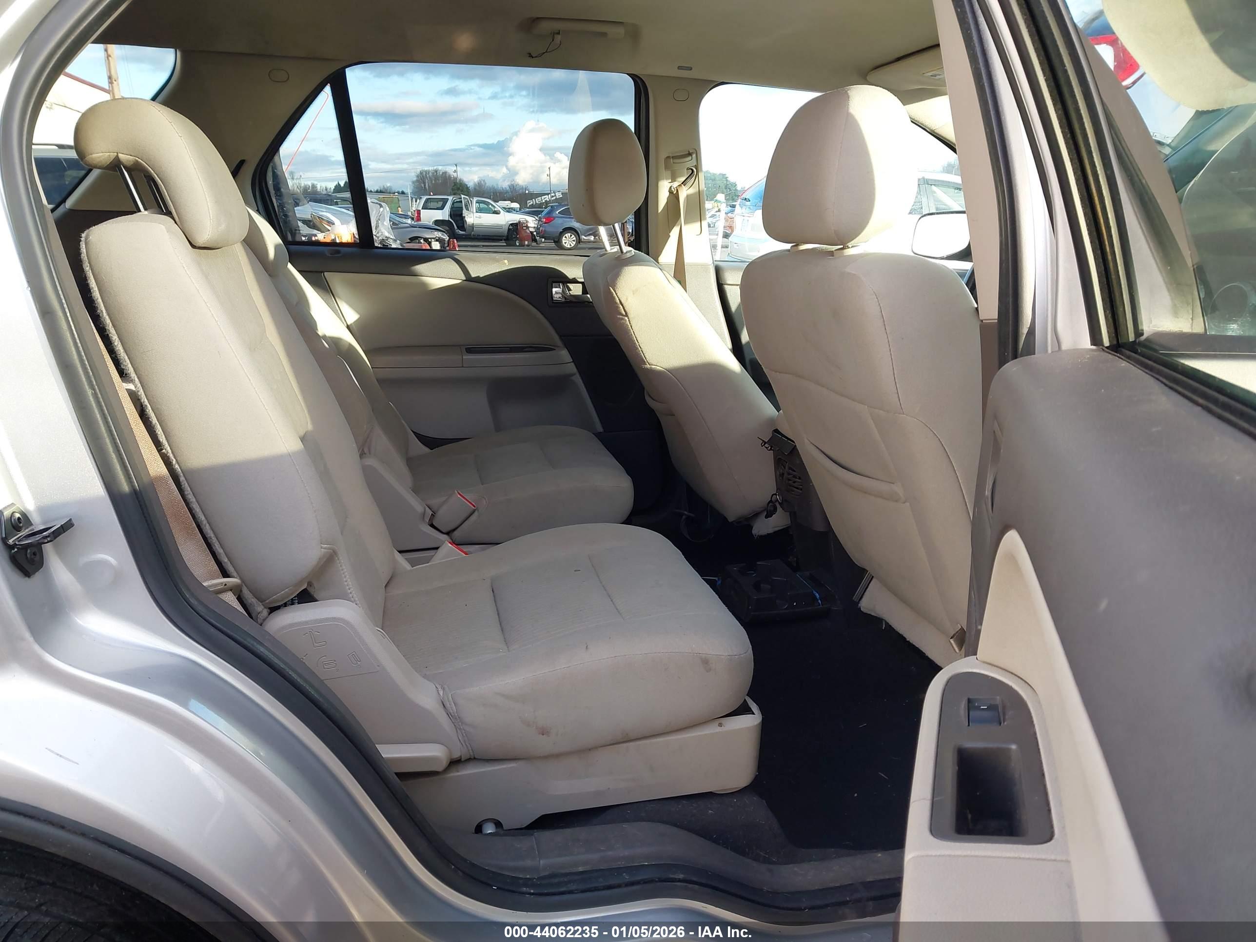 FORD TAURUS image 8