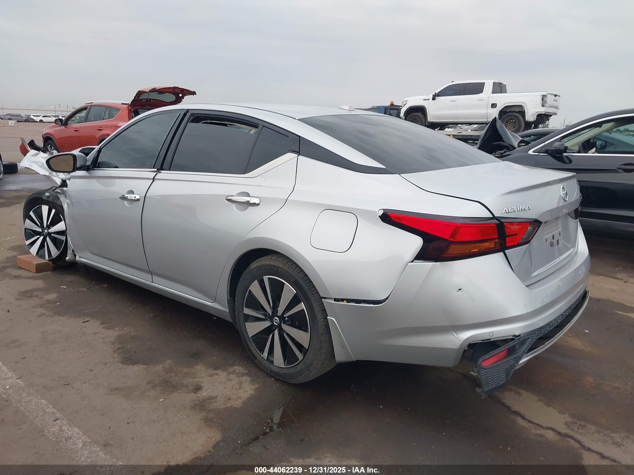 NISSAN ALTIMA image 3