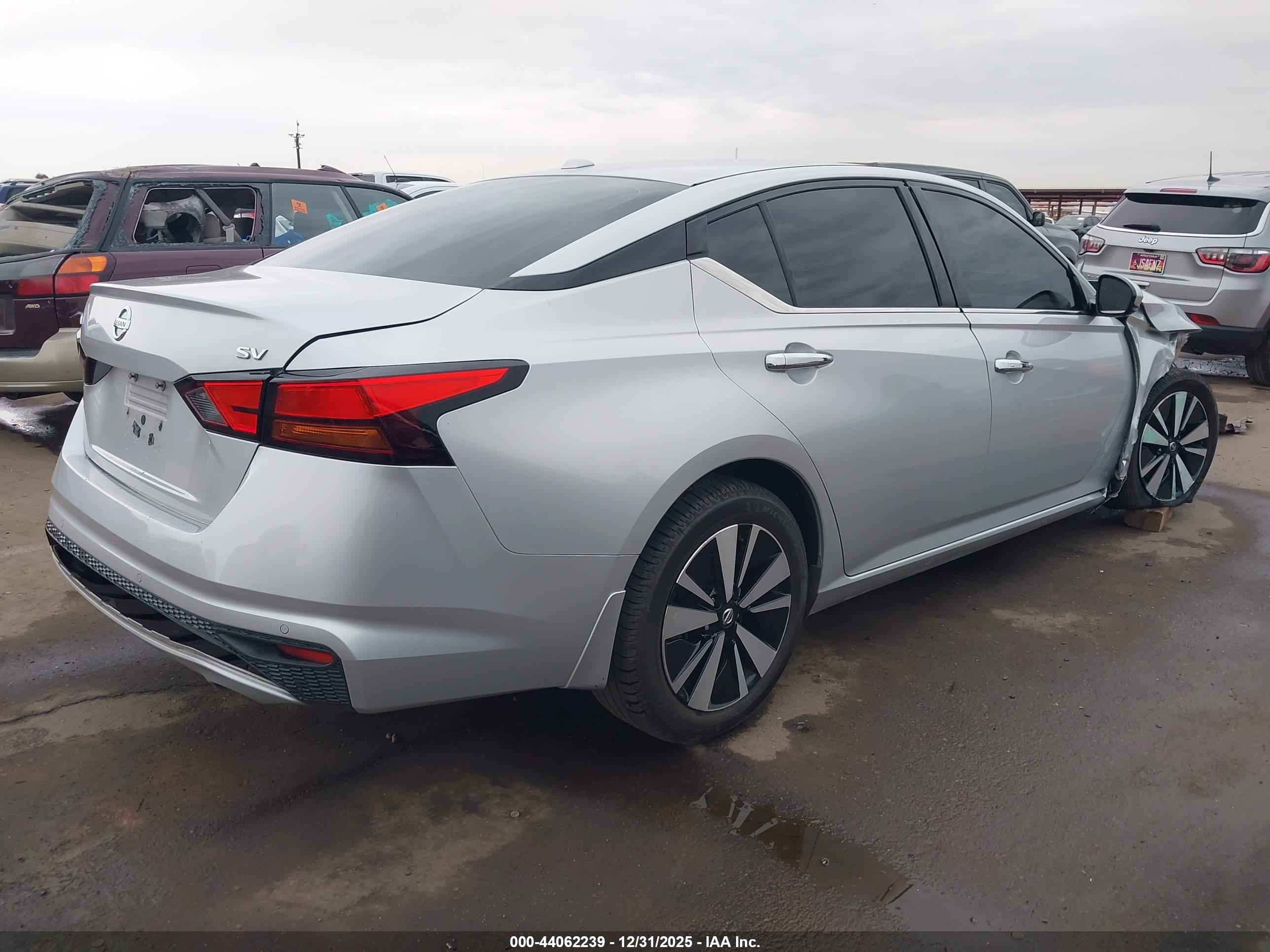NISSAN ALTIMA image 4