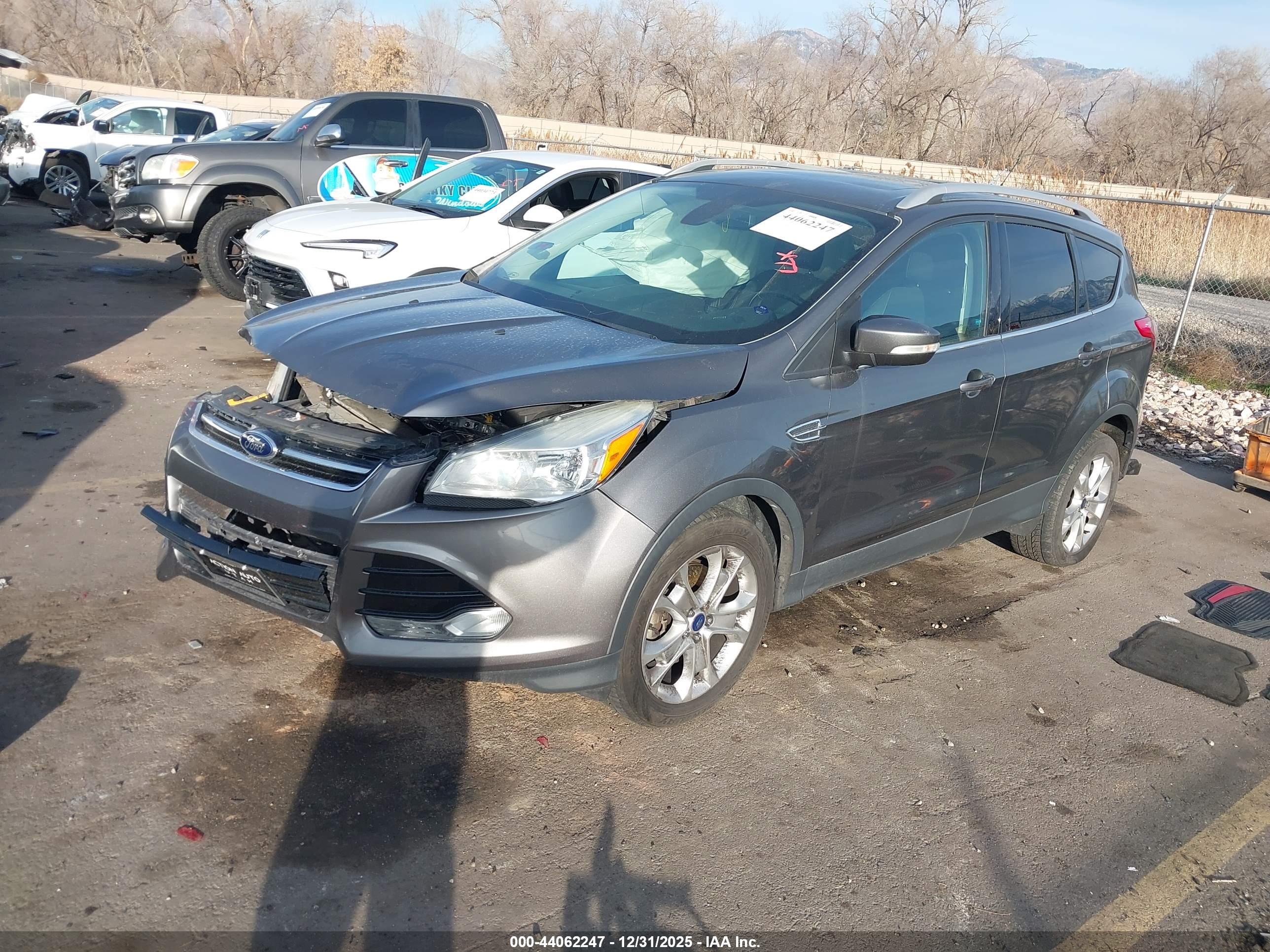 FORD ESCAPE image 2