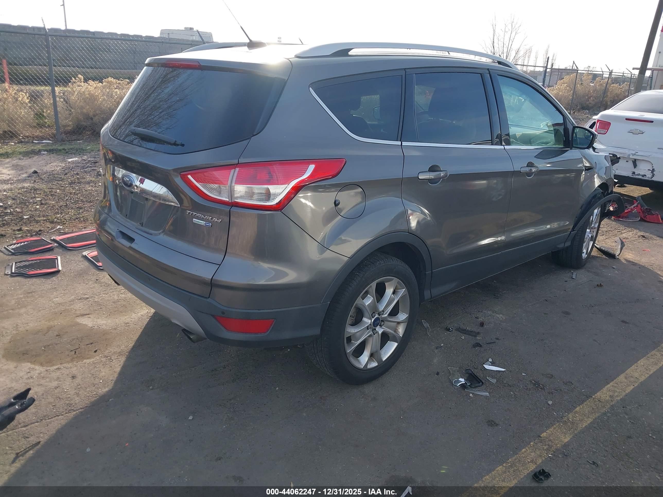 FORD ESCAPE image 4