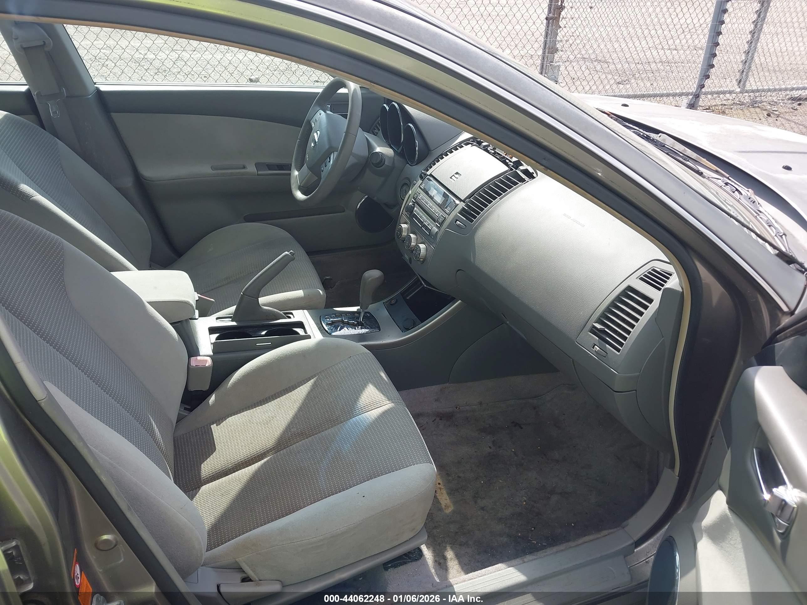 NISSAN ALTIMA image 5