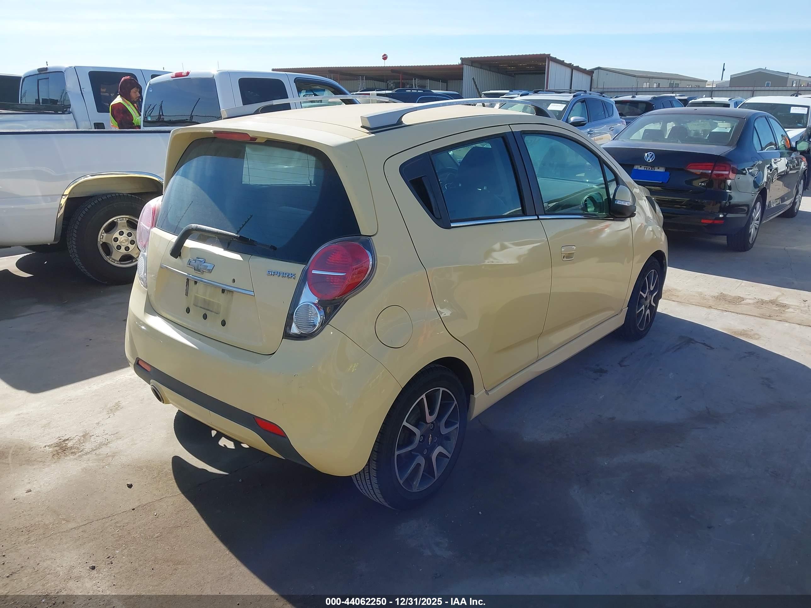 CHEVROLET SPARK image 4